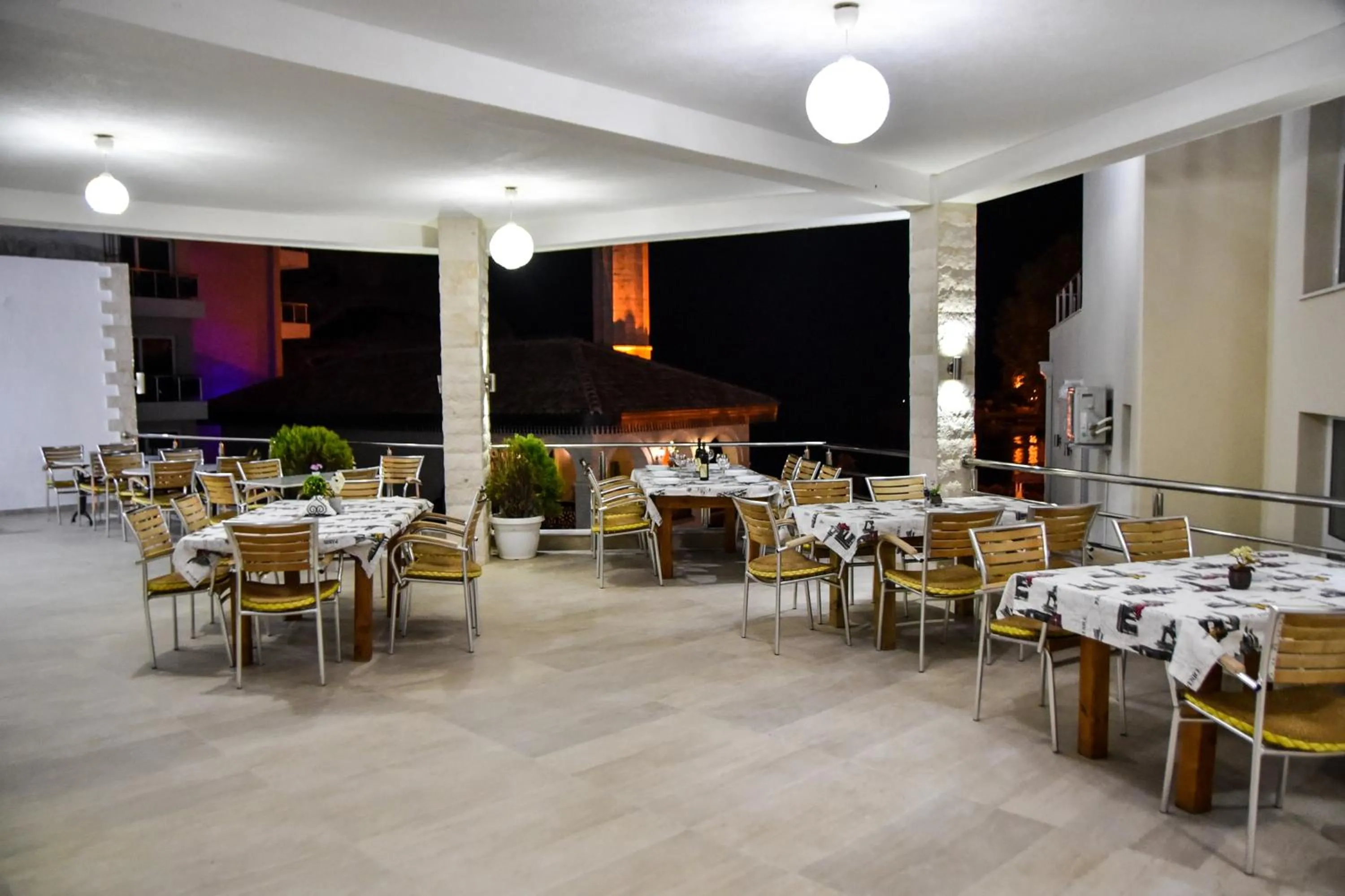 Restaurant/places to eat in Mala Plaza