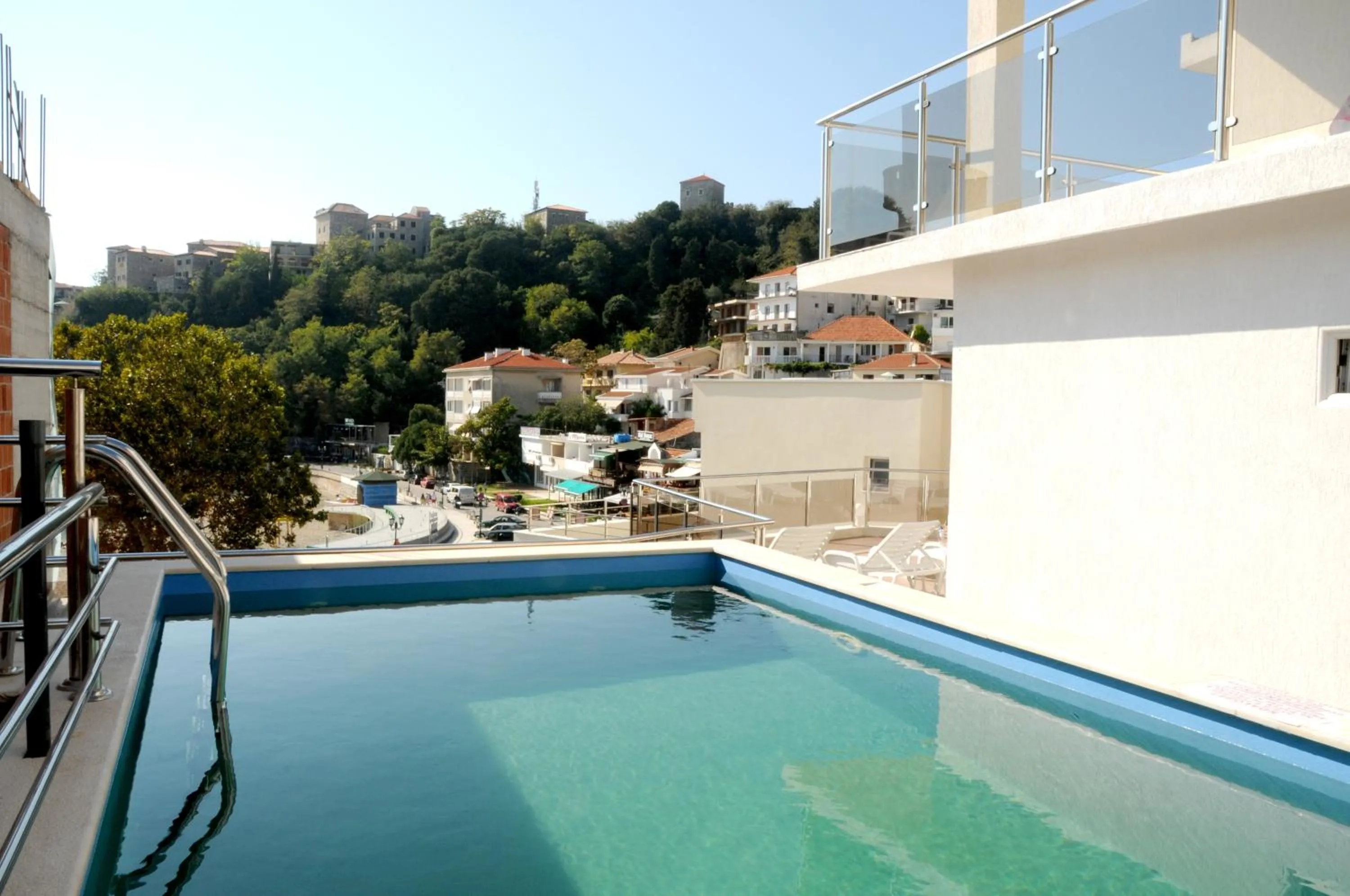 Swimming pool in Mala Plaza