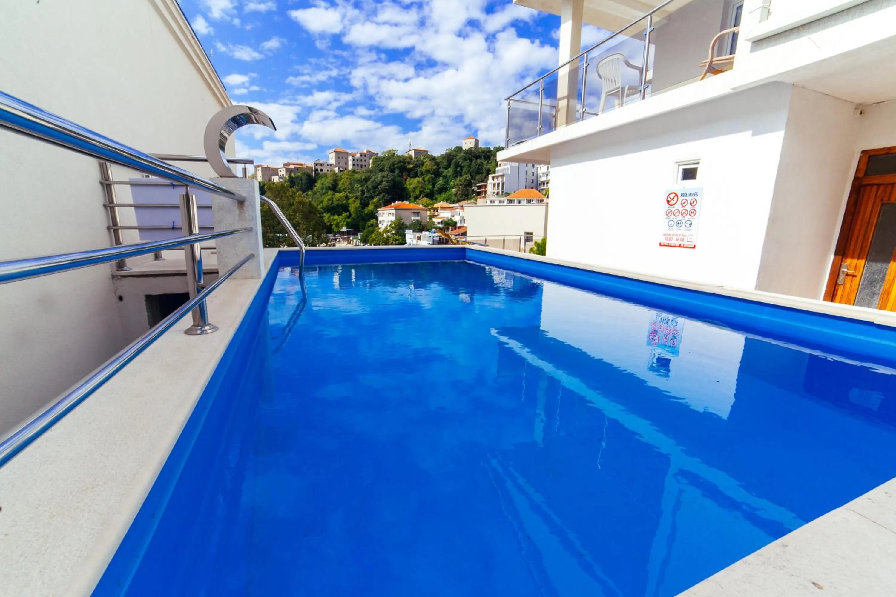 Swimming pool in Mala Plaza