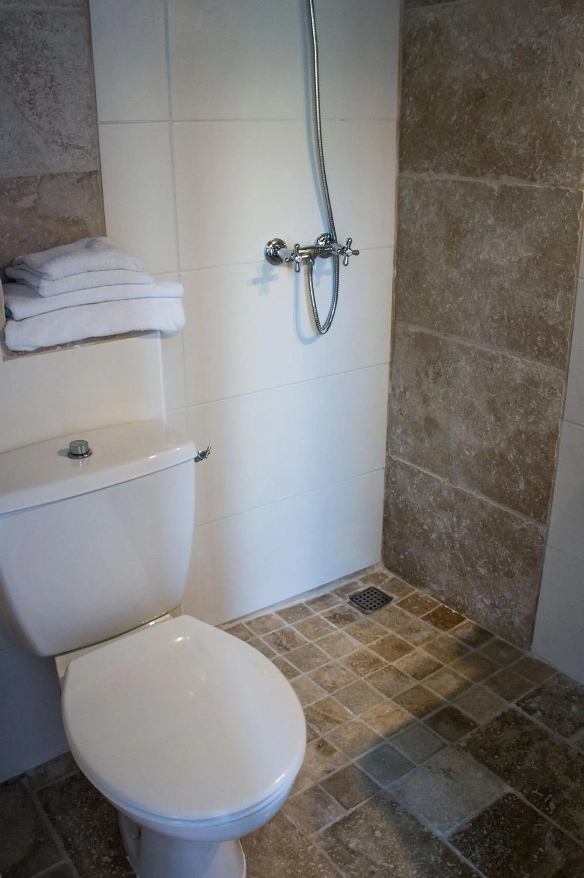 Bathroom in HOTEL DE FRANCE - Hôtel de charme en Provence