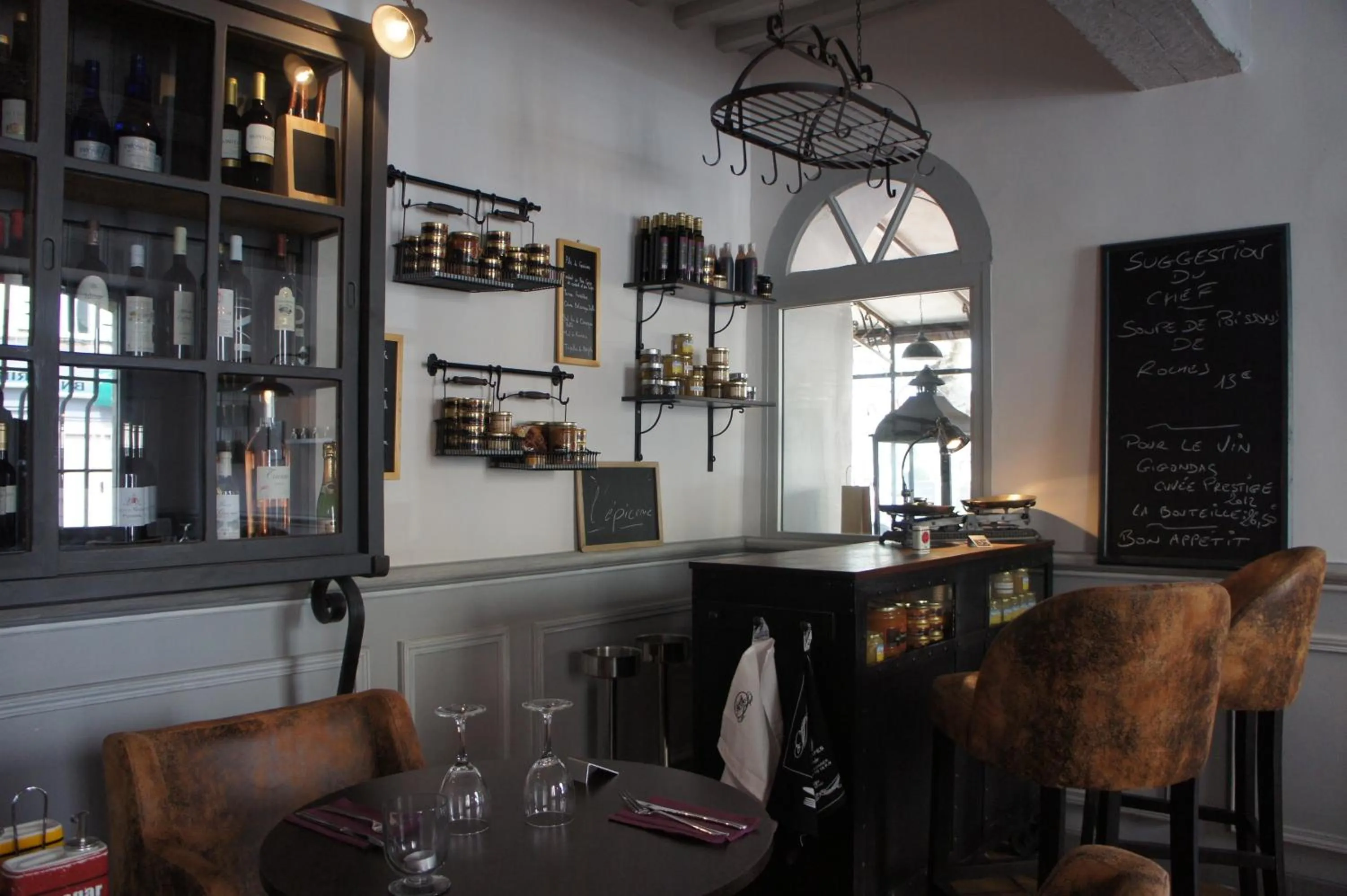 Restaurant/places to eat in HOTEL DE FRANCE - Hôtel de charme en Provence