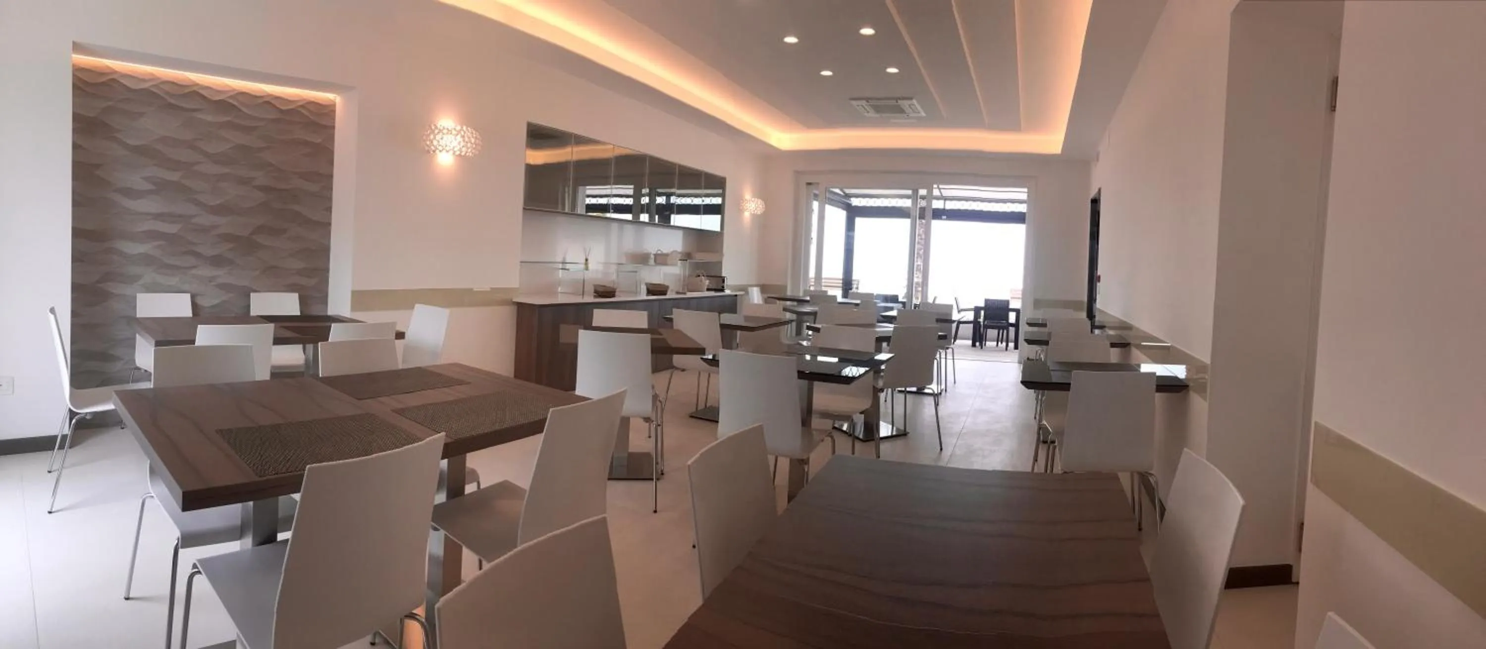 Restaurant/places to eat in Hotel Baia Marina