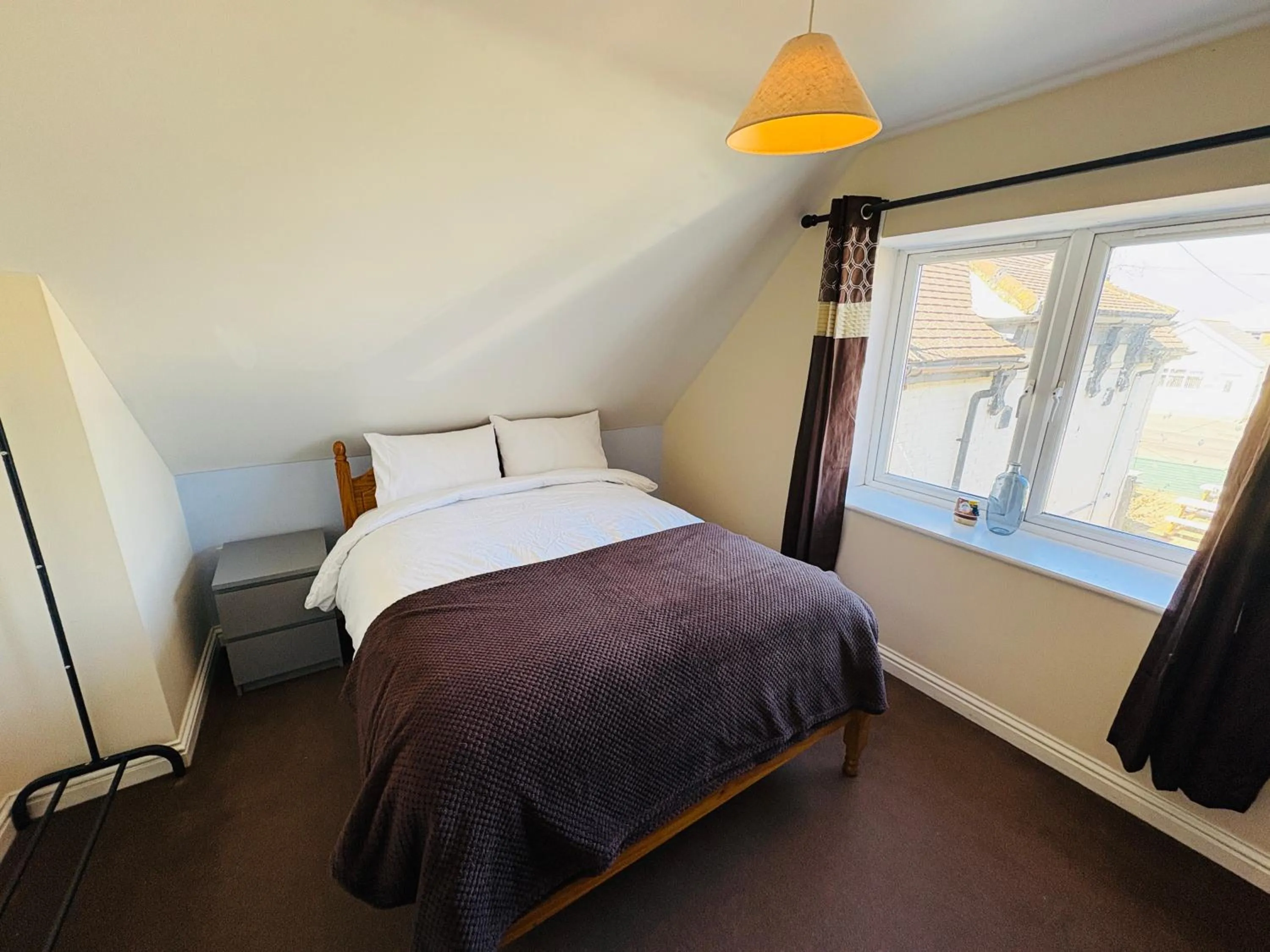 Bed in Captain Howey Hotel