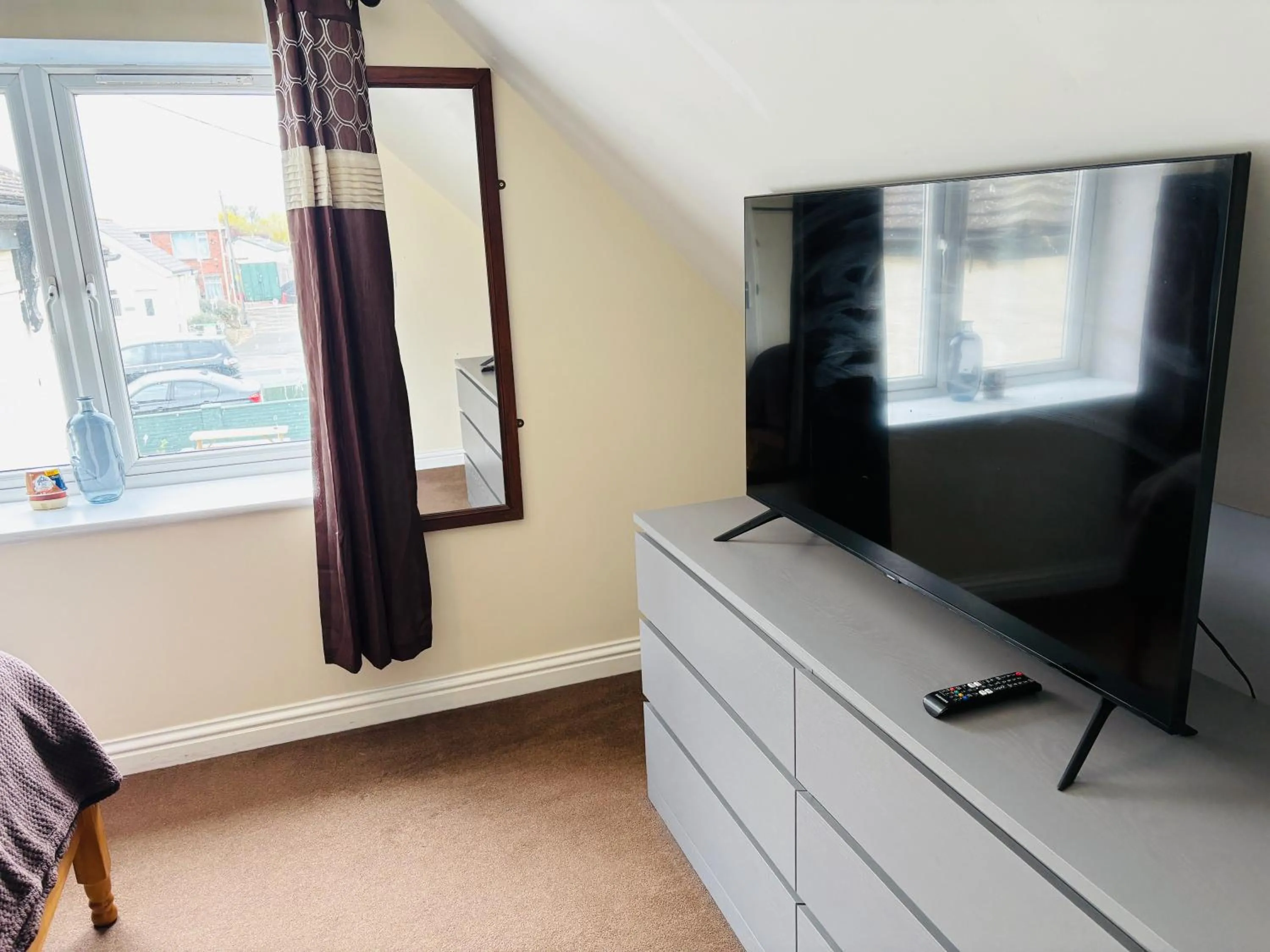 TV and multimedia in Captain Howey Hotel