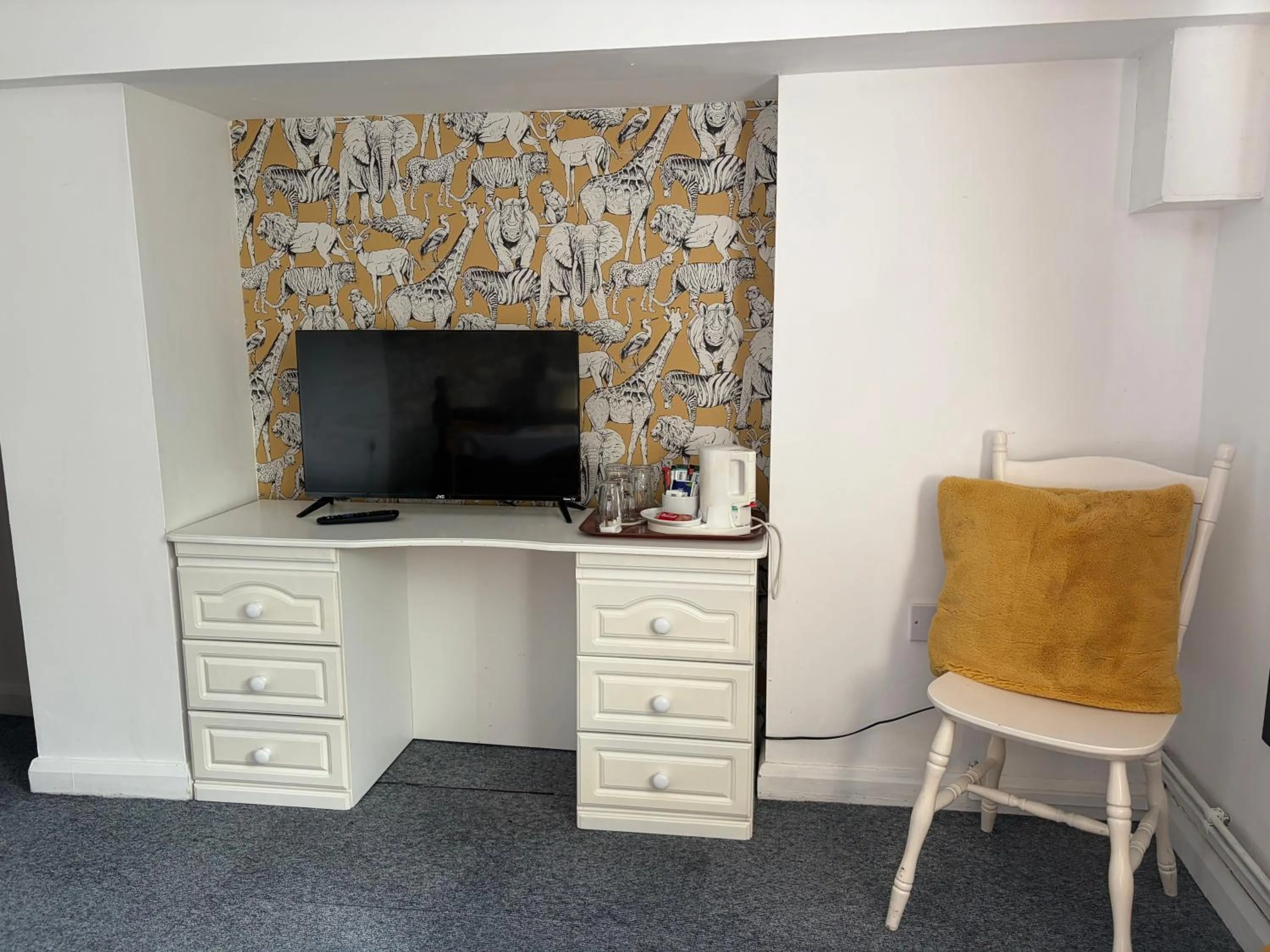 Bedroom in Captain Howey Hotel