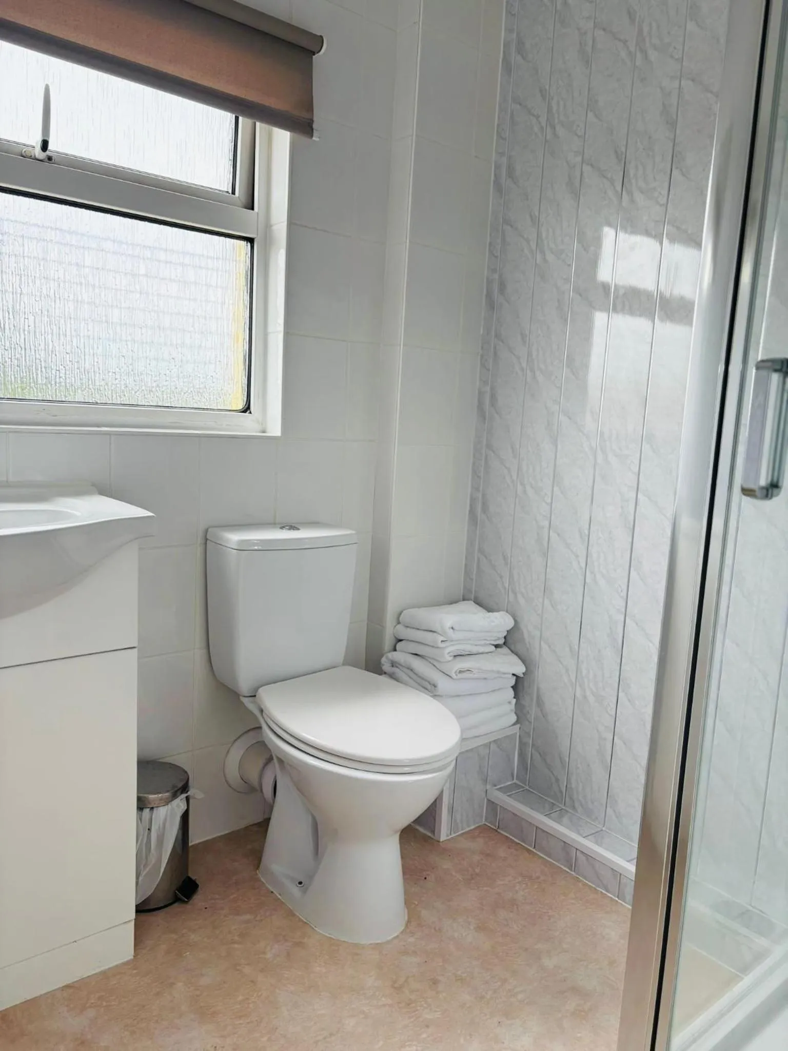 Toilet in Captain Howey Hotel