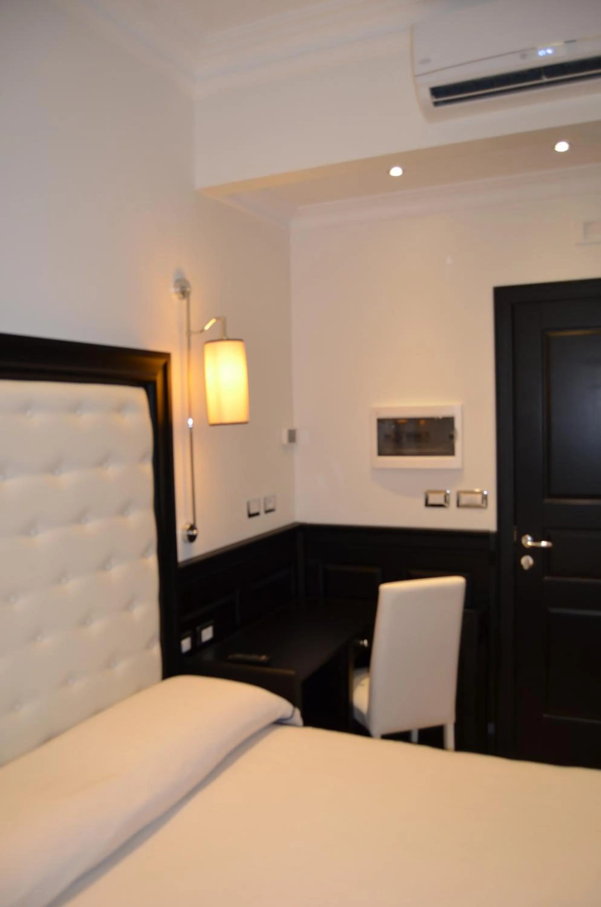 Bedroom, Bed in Vaticano Royal Suite Guest House