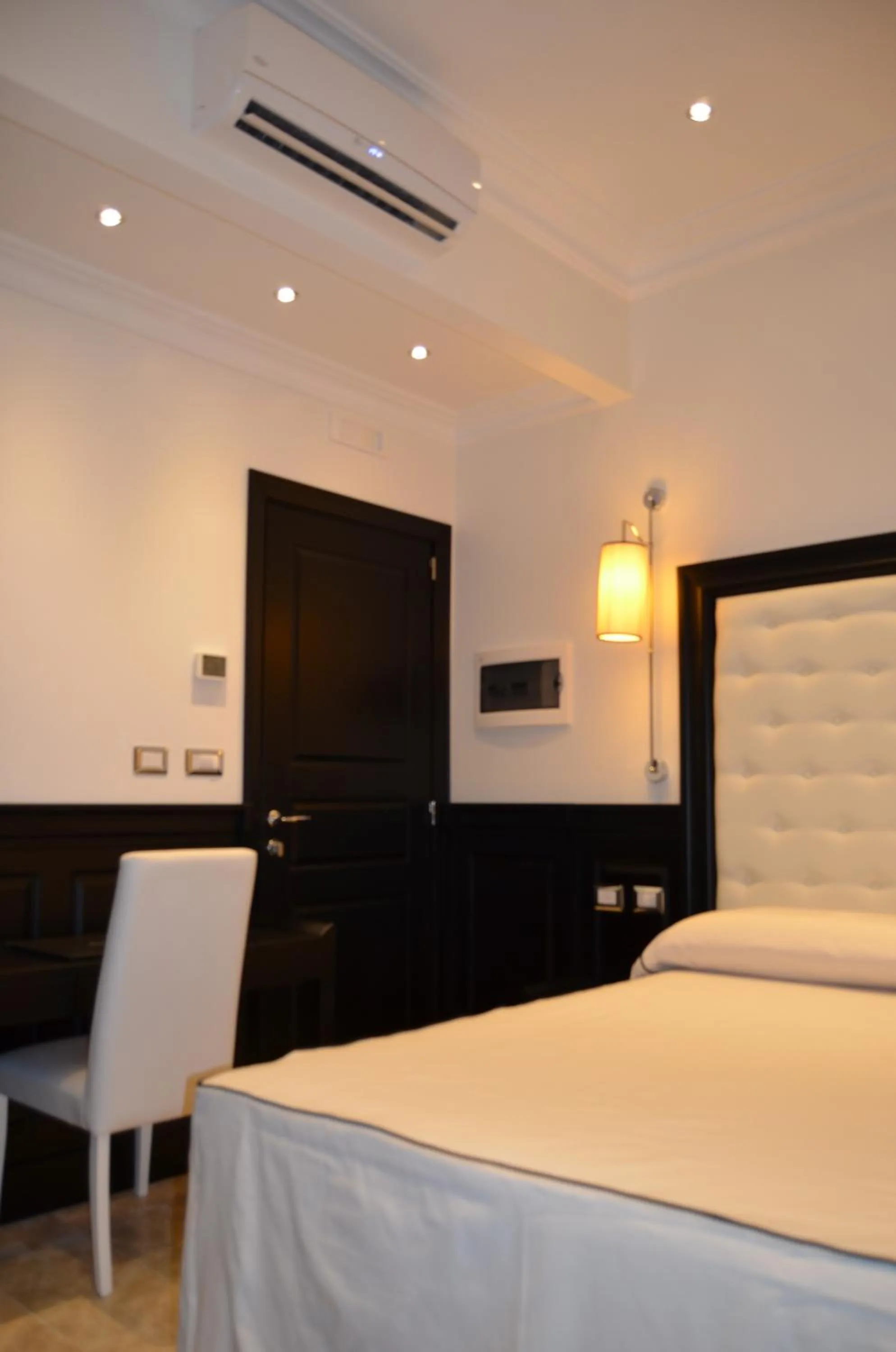 Bedroom, Bed in Vaticano Royal Suite Guest House