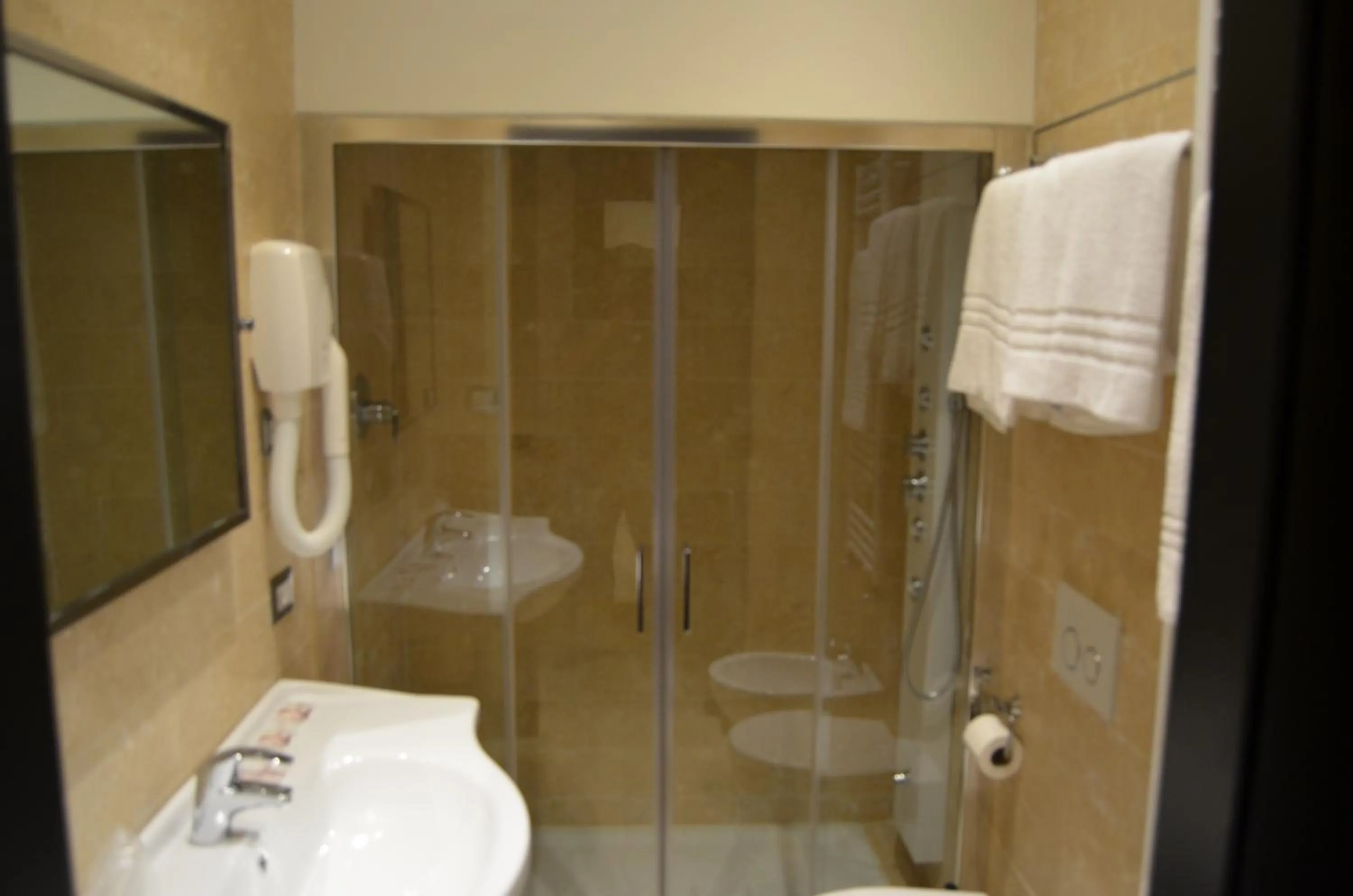 Bathroom in Vaticano Royal Suite Guest House