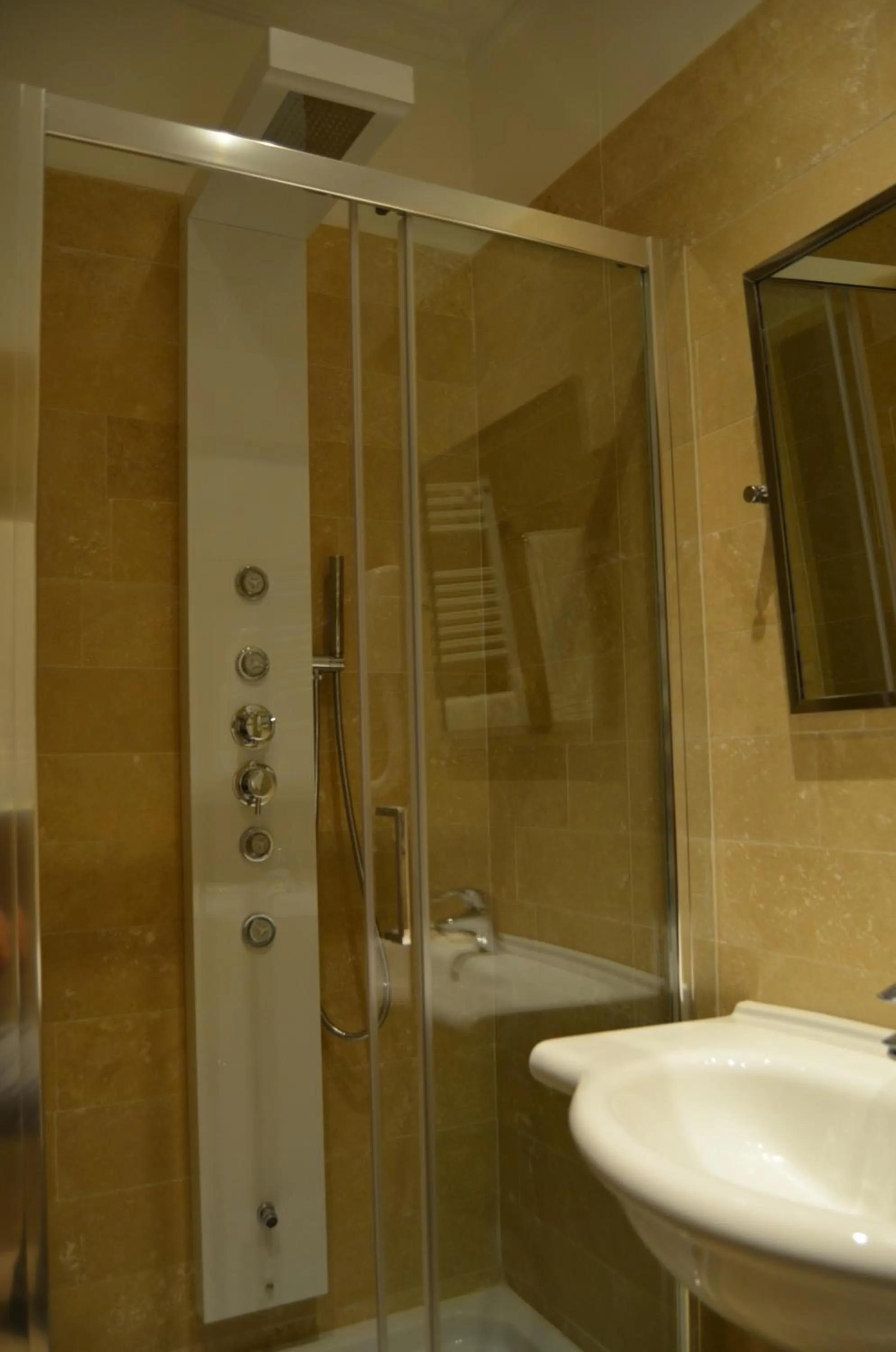 Bathroom in Vaticano Royal Suite Guest House