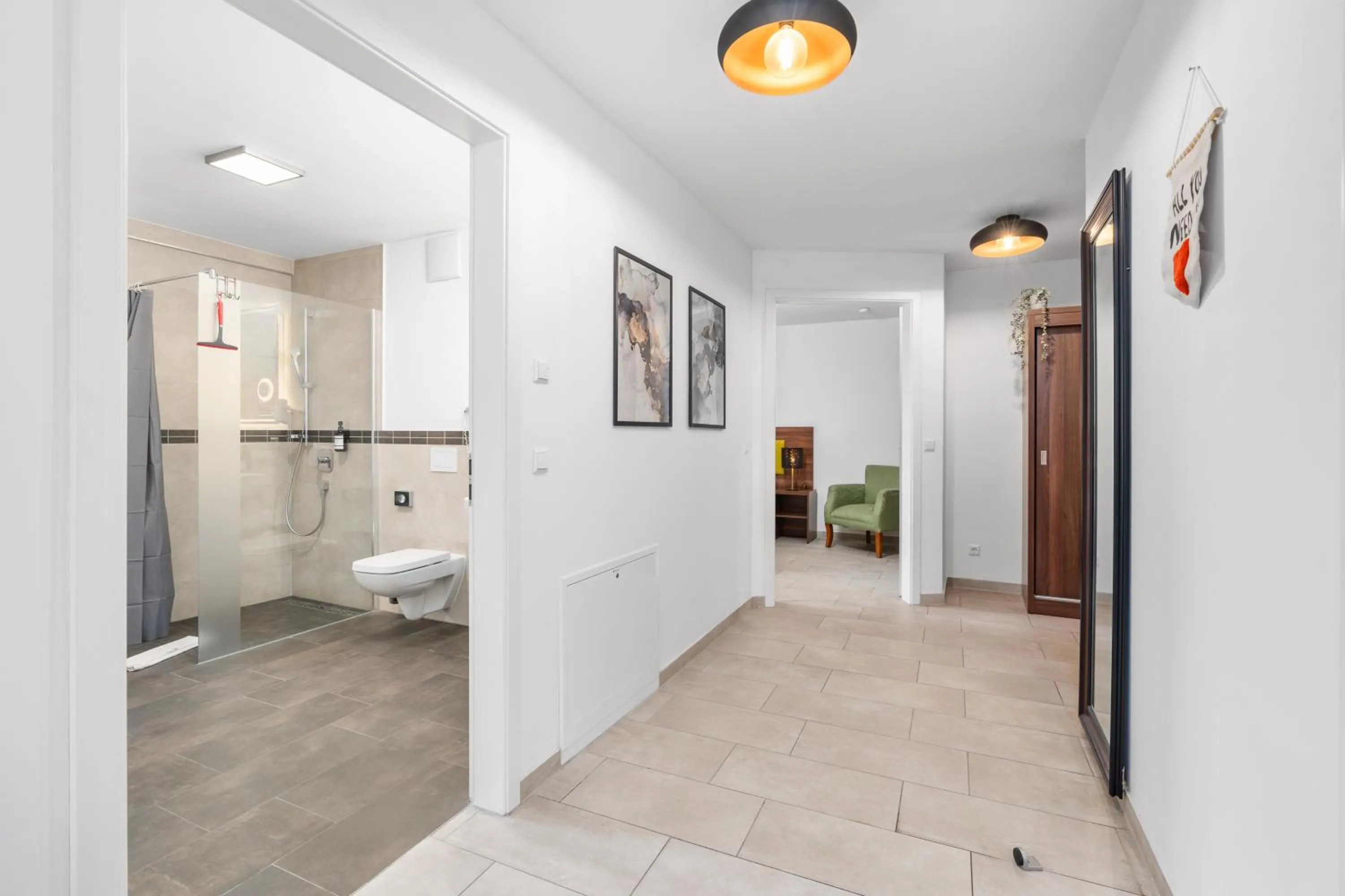 Shower in Amelie chez Inez