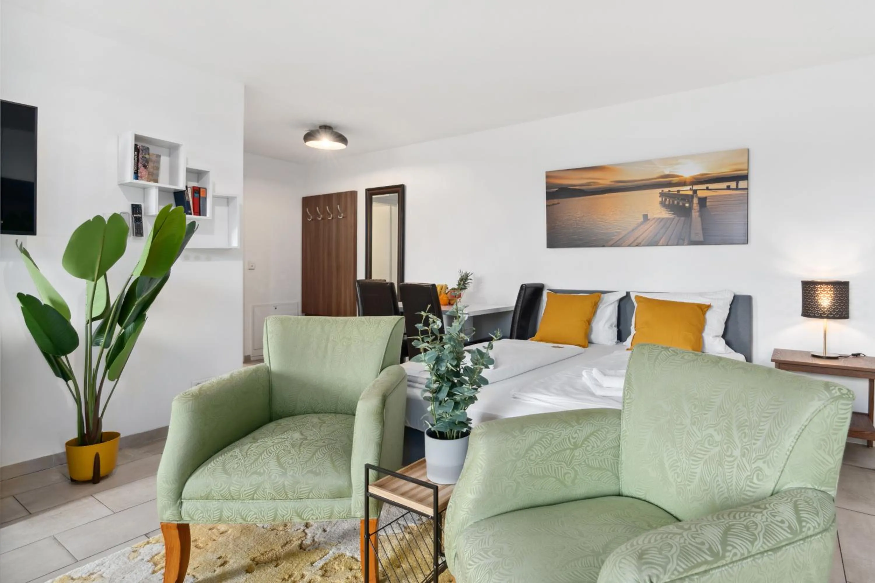 TV and multimedia in Amelie chez Inez