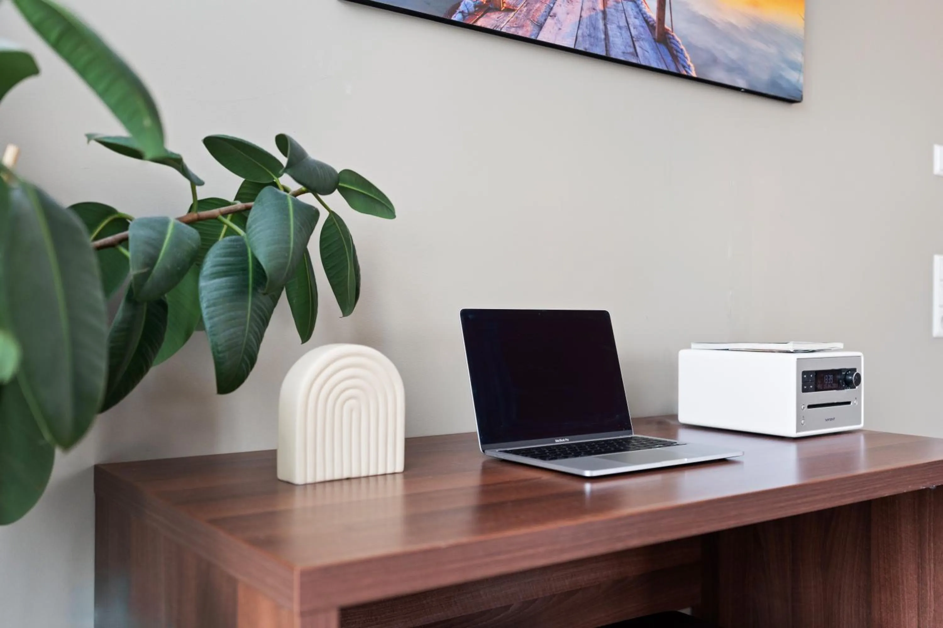 TV and multimedia in Amelie chez Inez