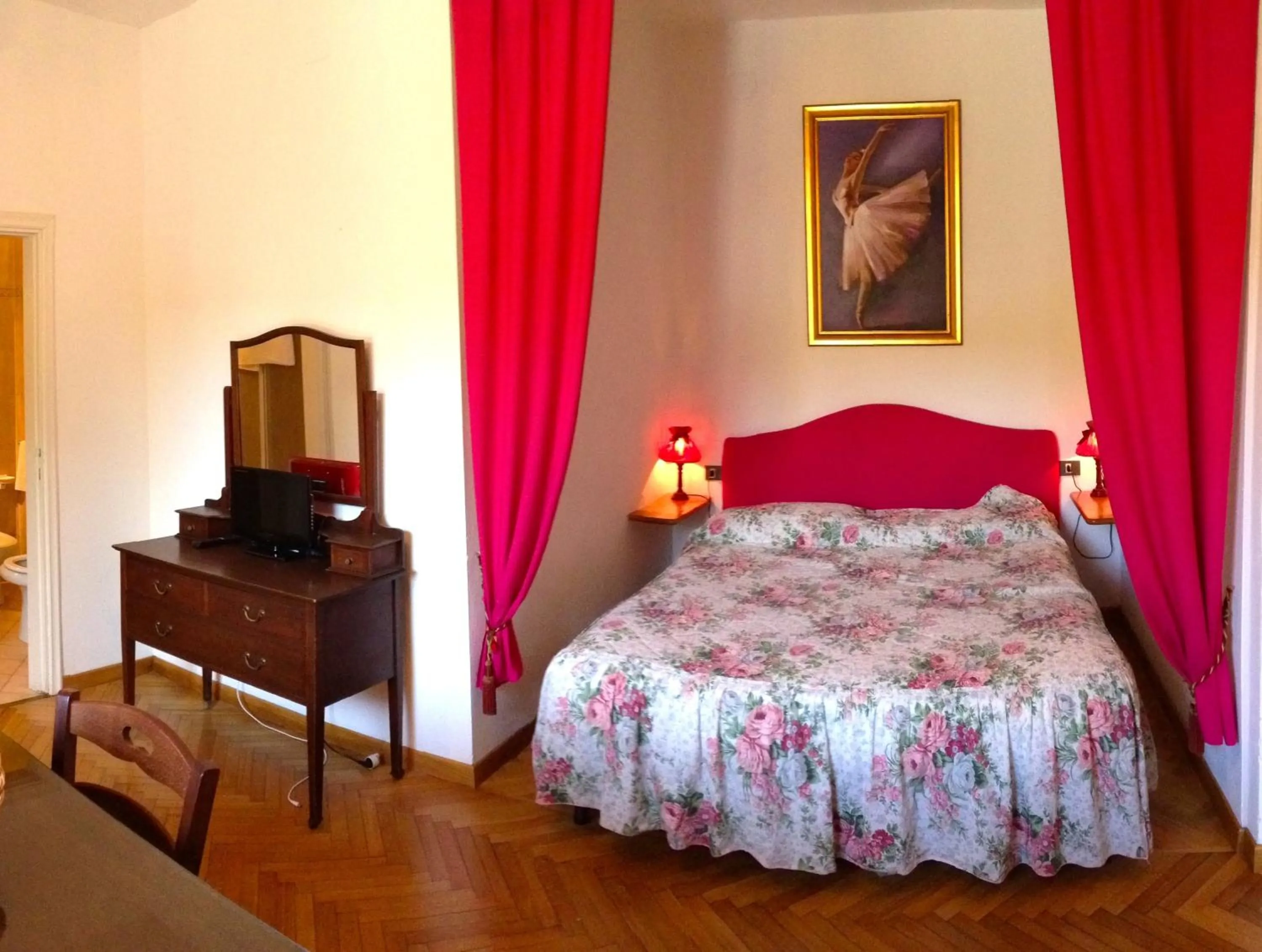 Decorative detail, Bed in Residence Oasis