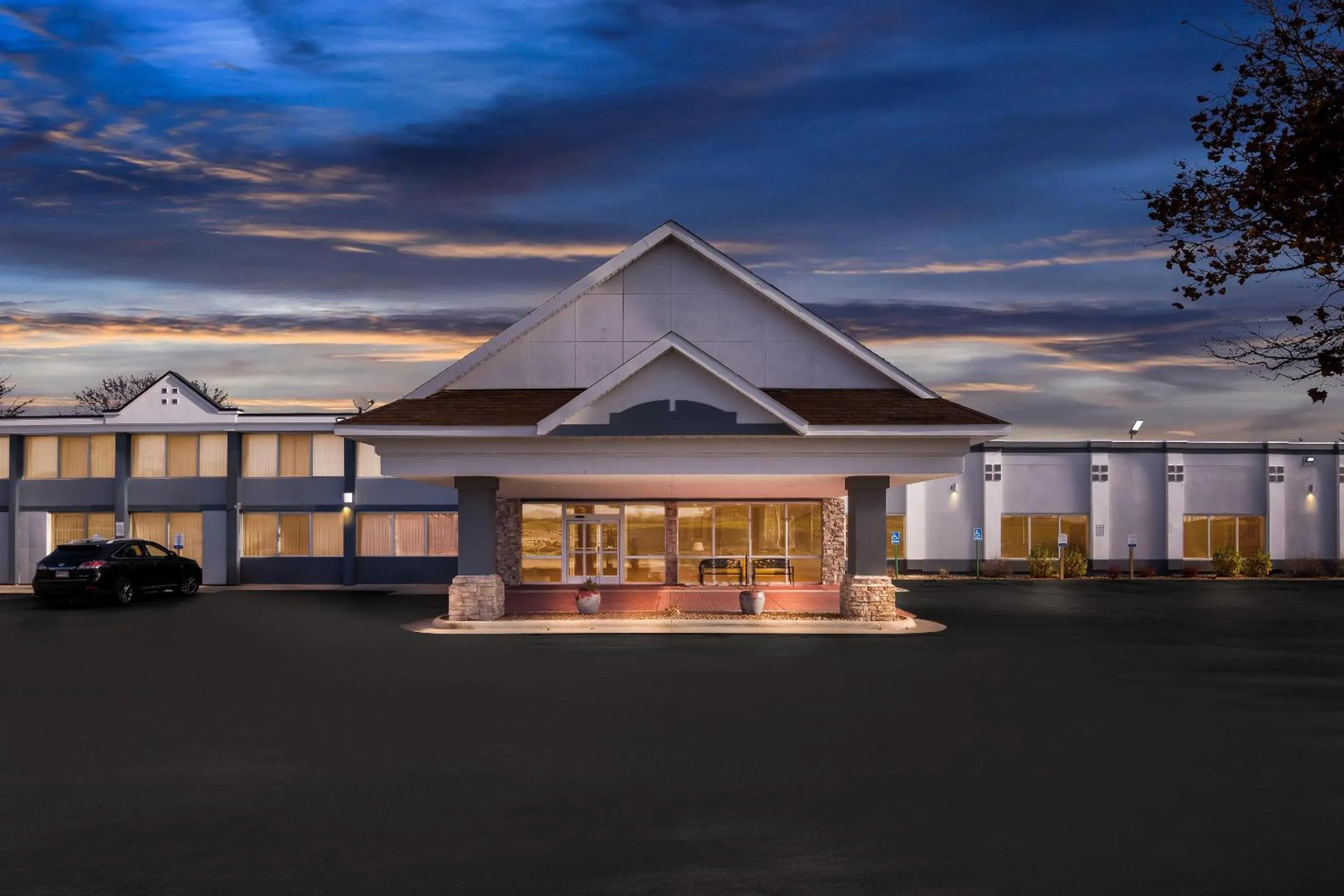 Property building in Suburban Studios Fort Dodge