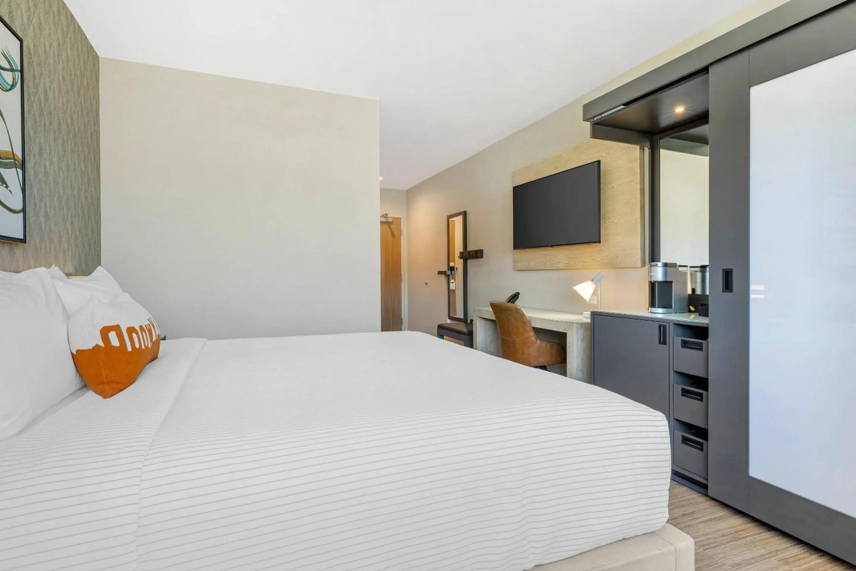 Bedroom, Bed in Cambria Hotel Burbank Airport