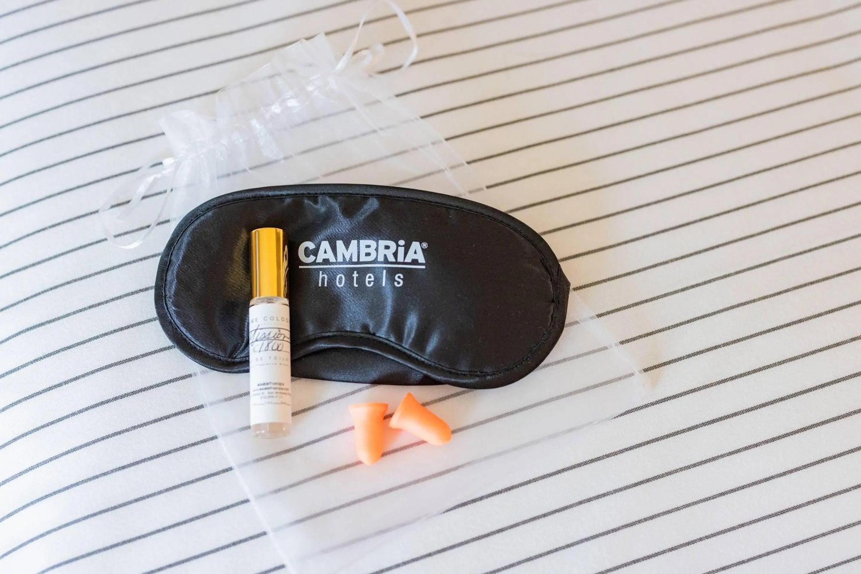 Bedroom in Cambria Hotel Burbank Airport