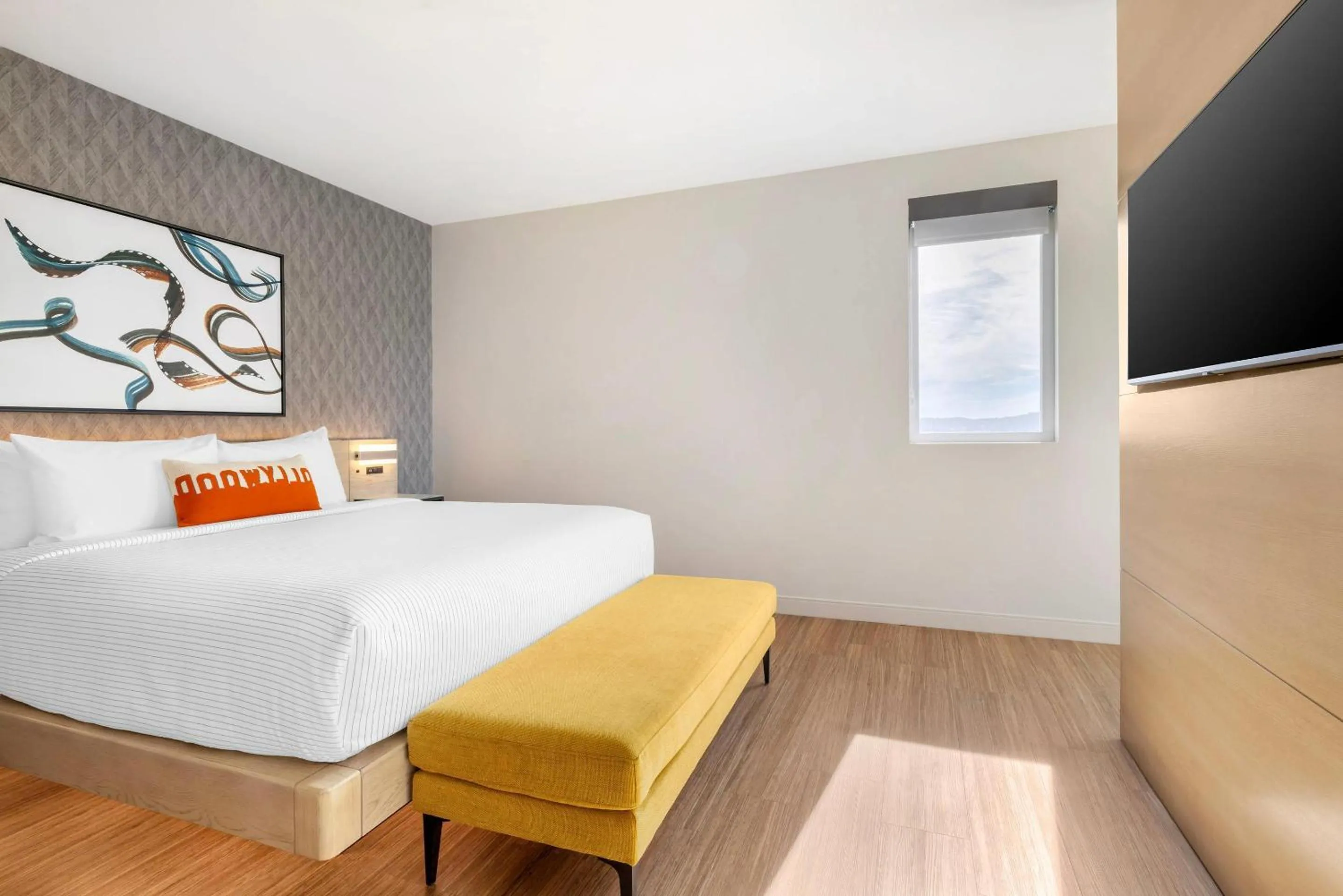 Bedroom, Bed in Cambria Hotel Burbank Airport