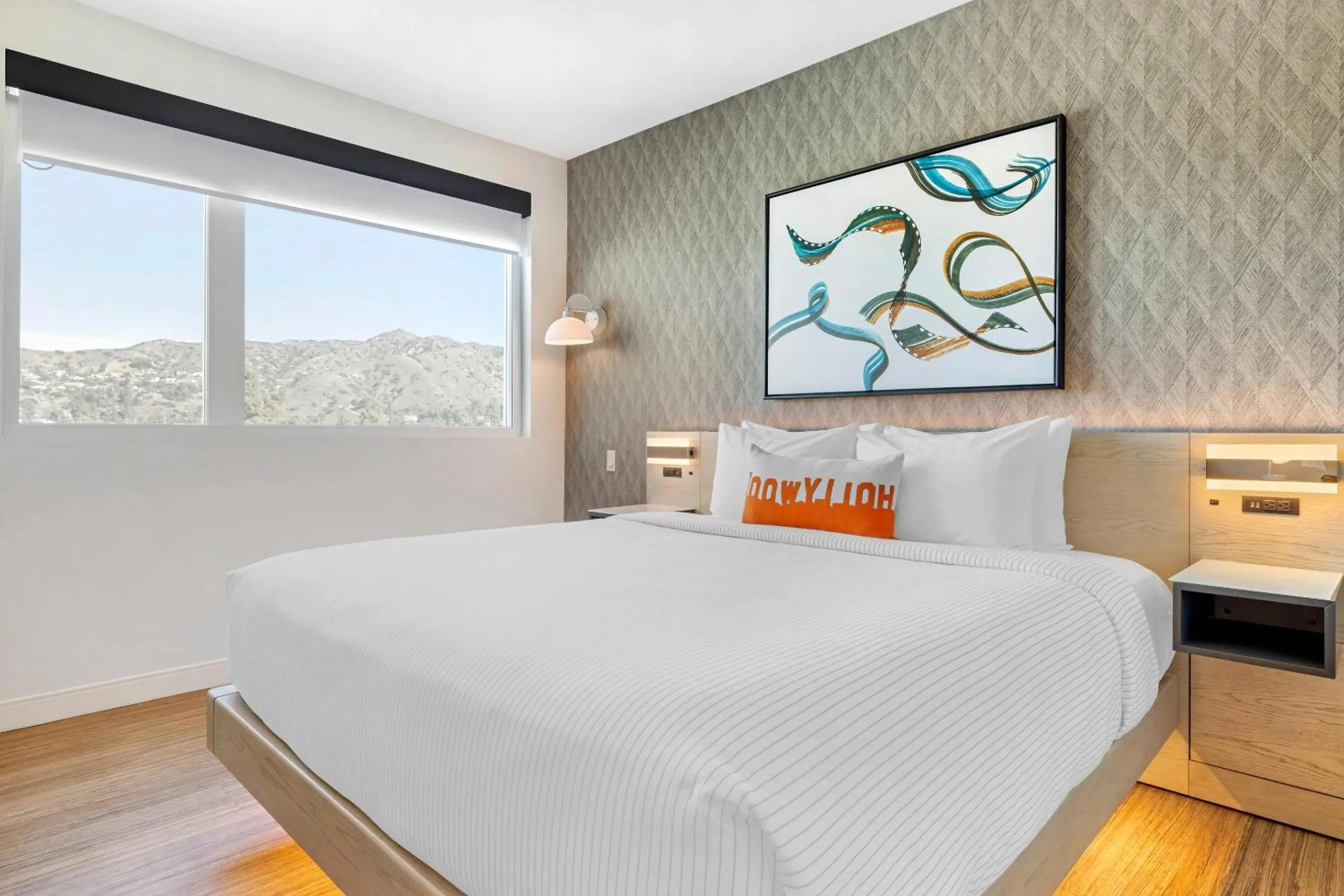 Bedroom, Bed in Cambria Hotel Burbank Airport