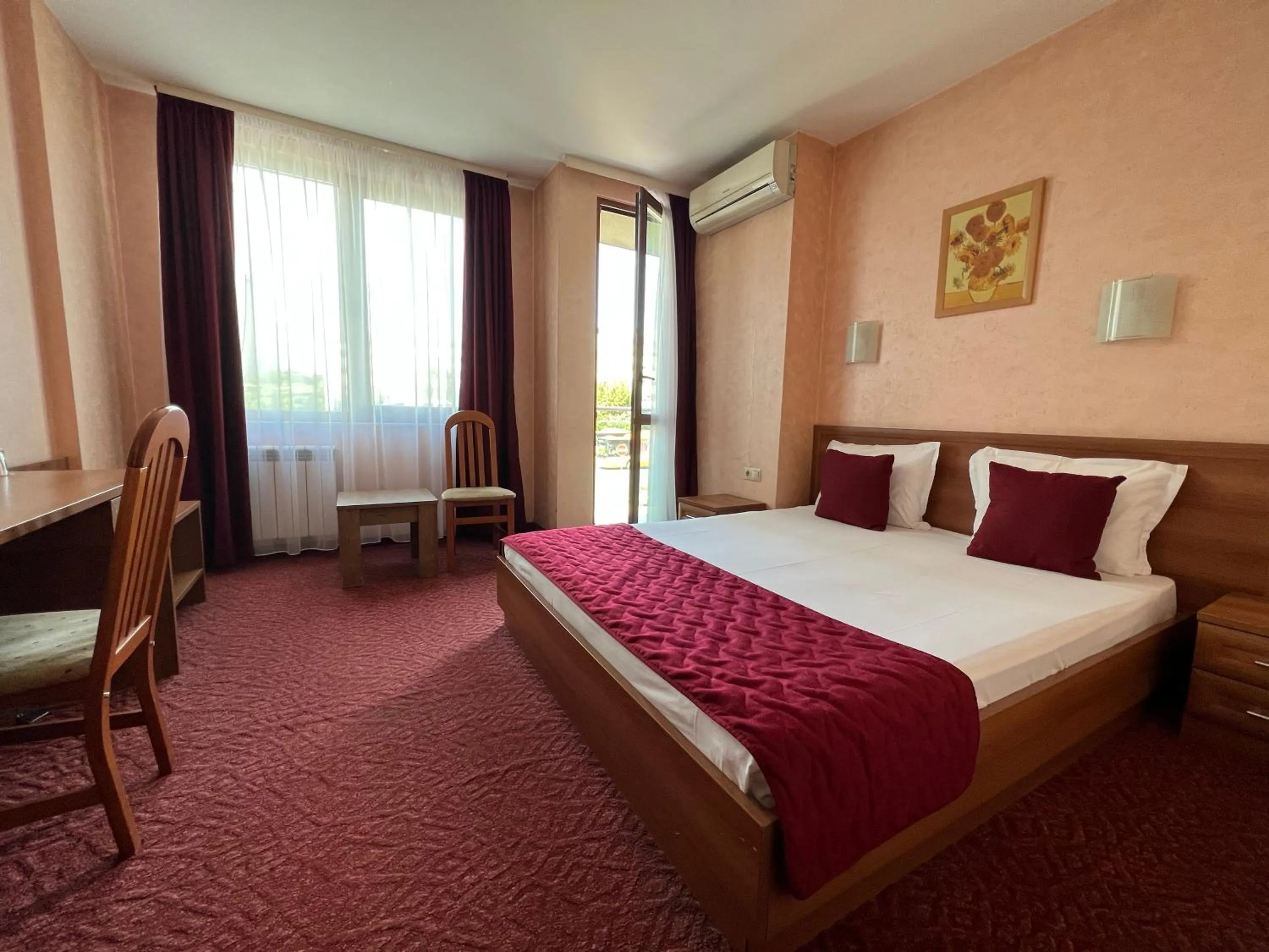 Bed in Family Hotel 007