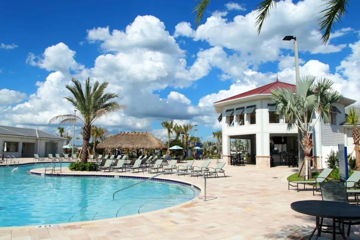 Family Paradise Space Themed Perfect Location
