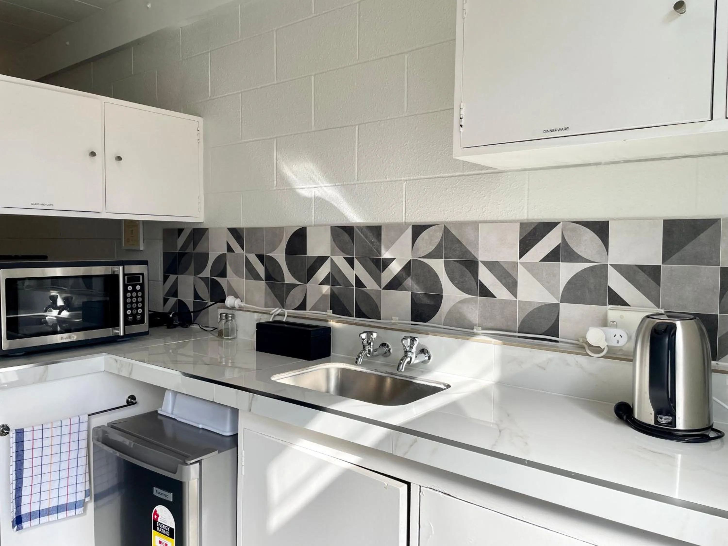 Kitchen or kitchenette in Mount Eden Motel