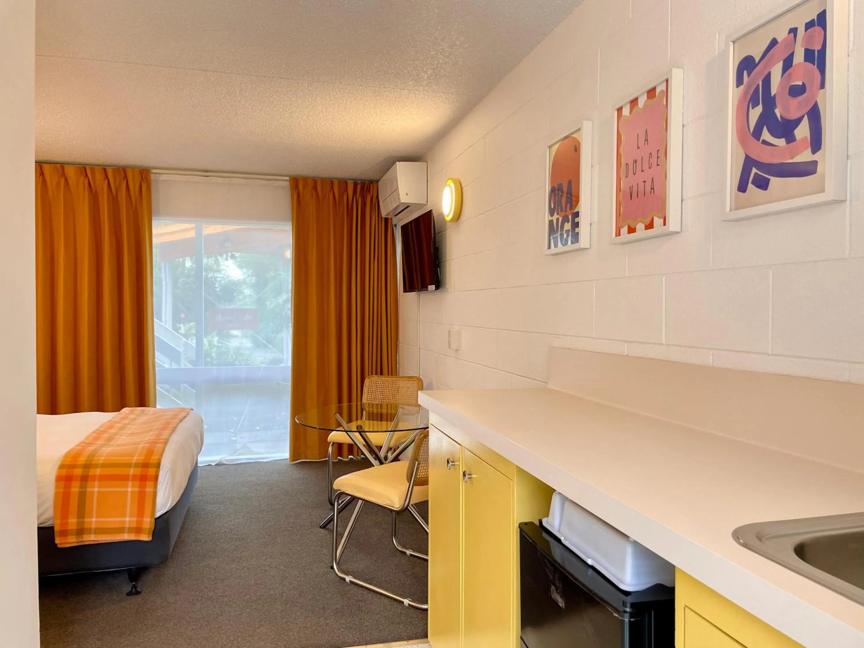 Bed in Mount Eden Motel