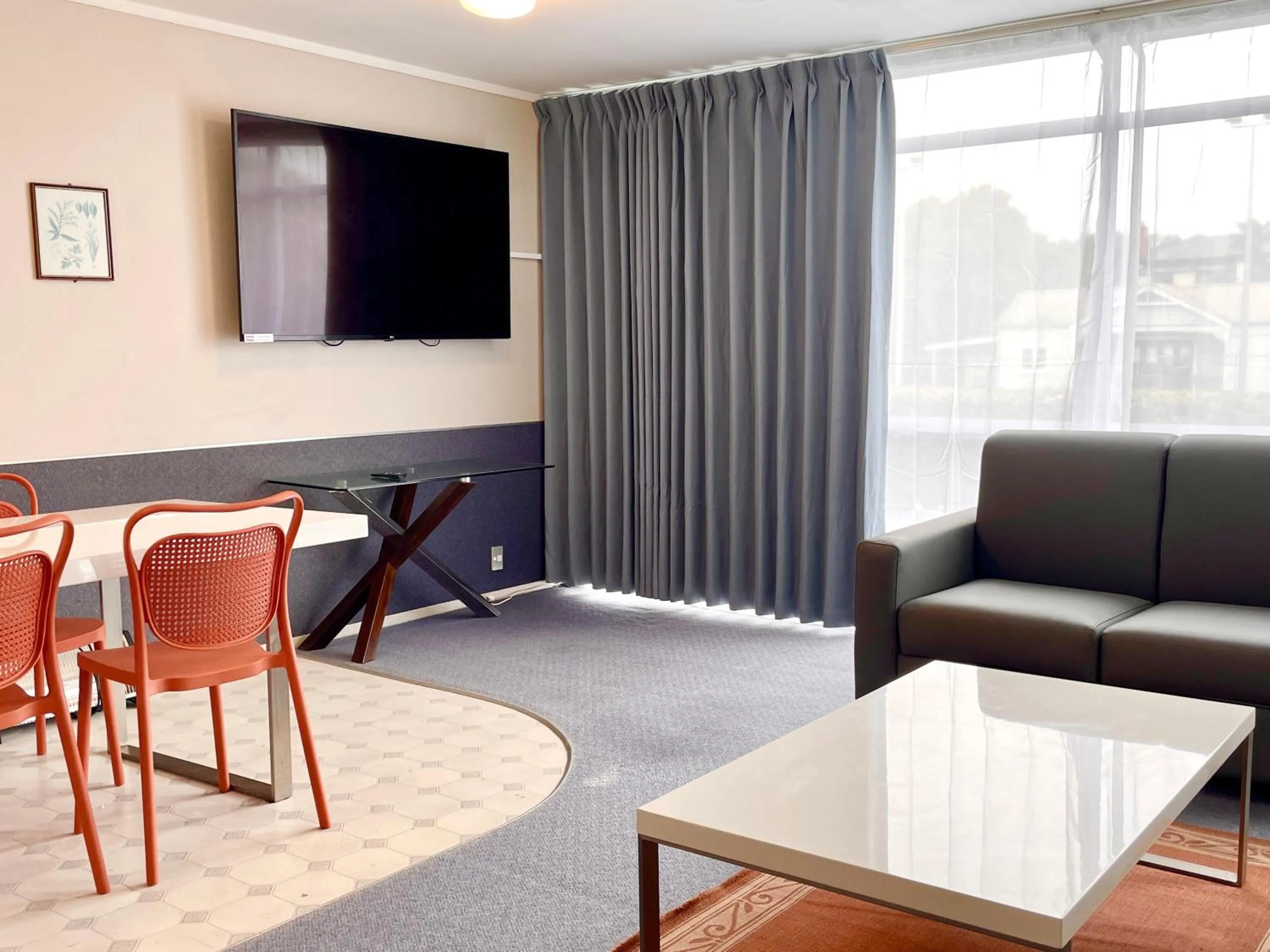 TV and multimedia in Mount Eden Motel