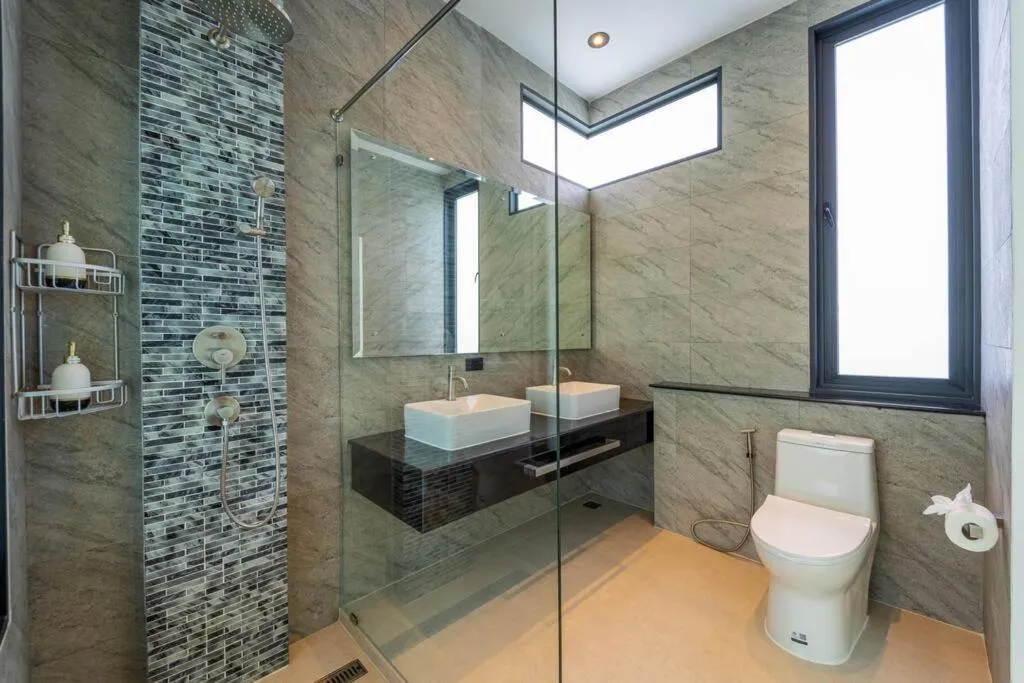 Luxury Modern 6 Bed Private Pool Villa LLW