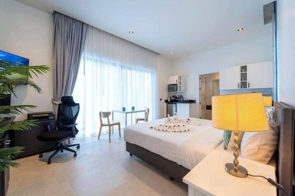 Bed in Luxury Modern 6 Bed Private Pool Villa LLW