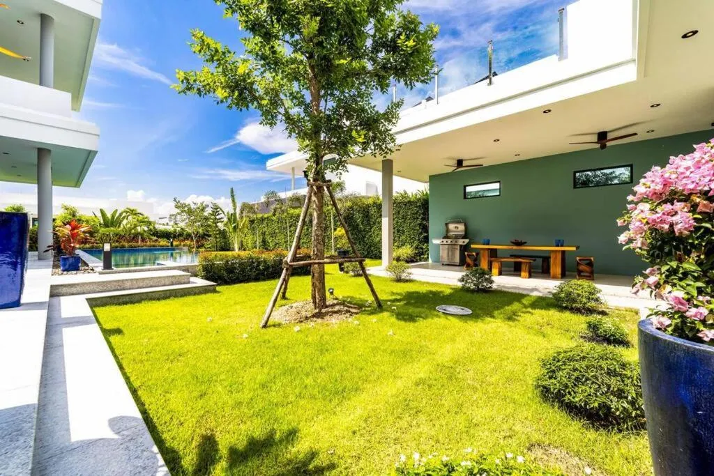 Luxury Modern 6 Bed Private Pool Villa LLW