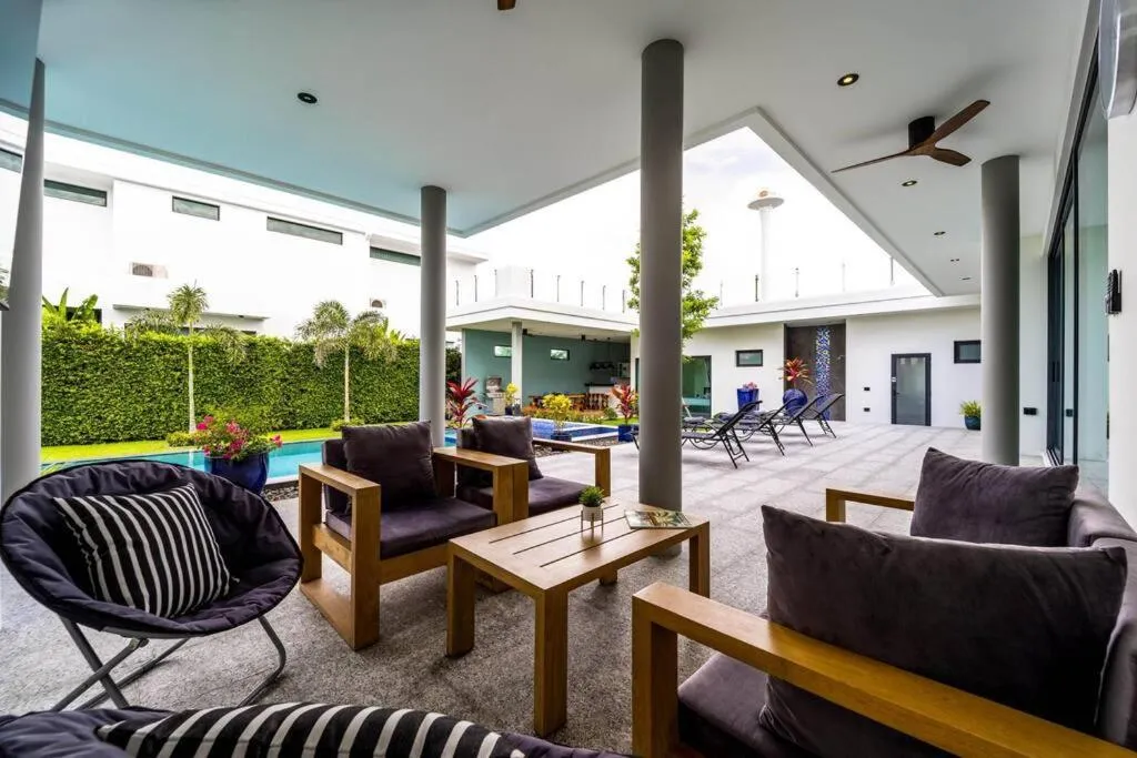 Luxury Modern 6 Bed Private Pool Villa LLW