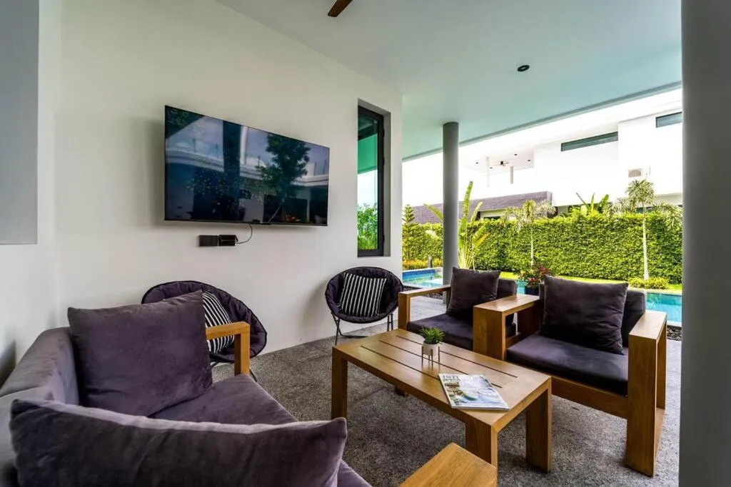 Luxury Modern 6 Bed Private Pool Villa LLW