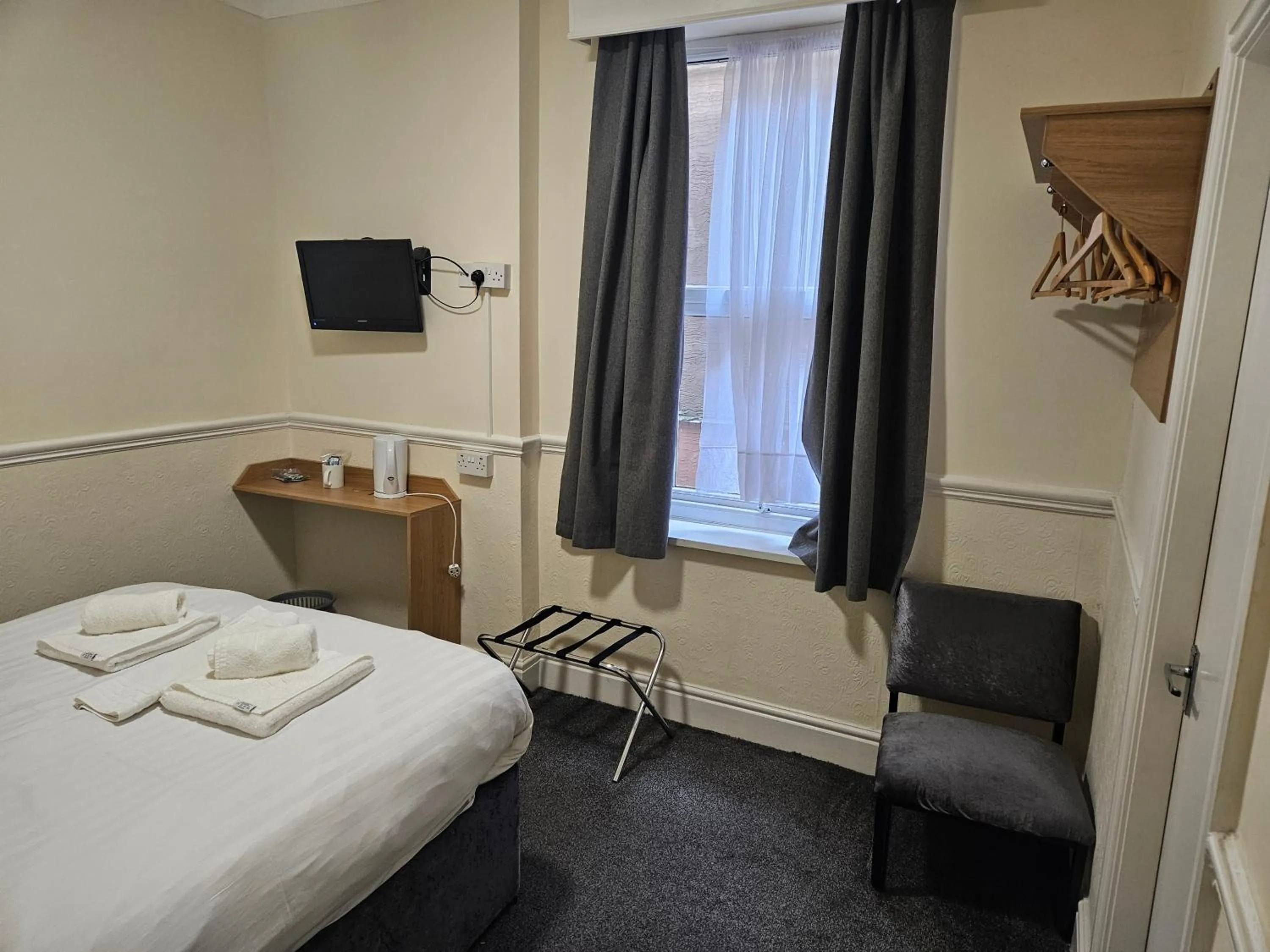 Bedroom, Bed in The President Hotel