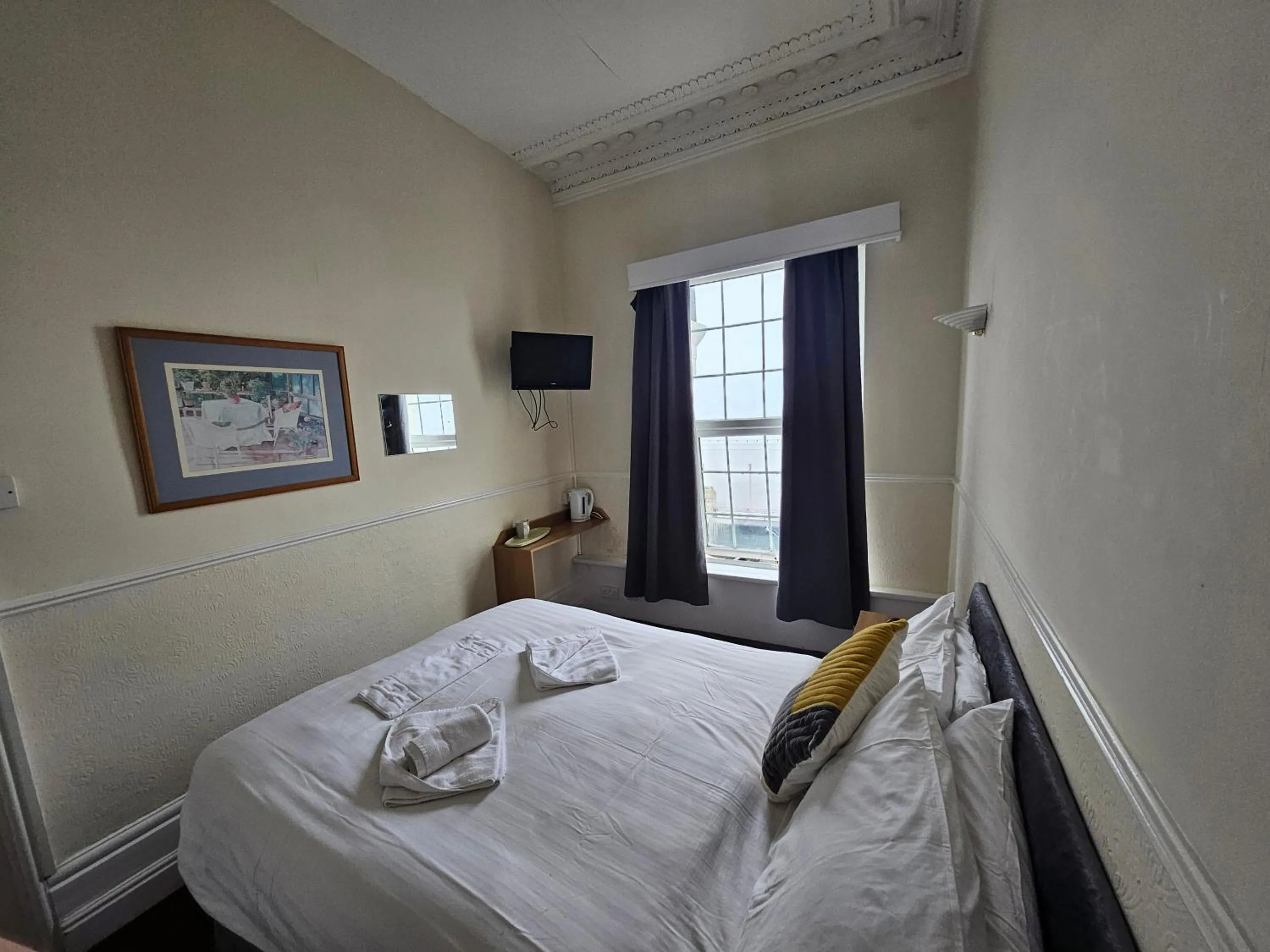 Bedroom, Bed in The President Hotel