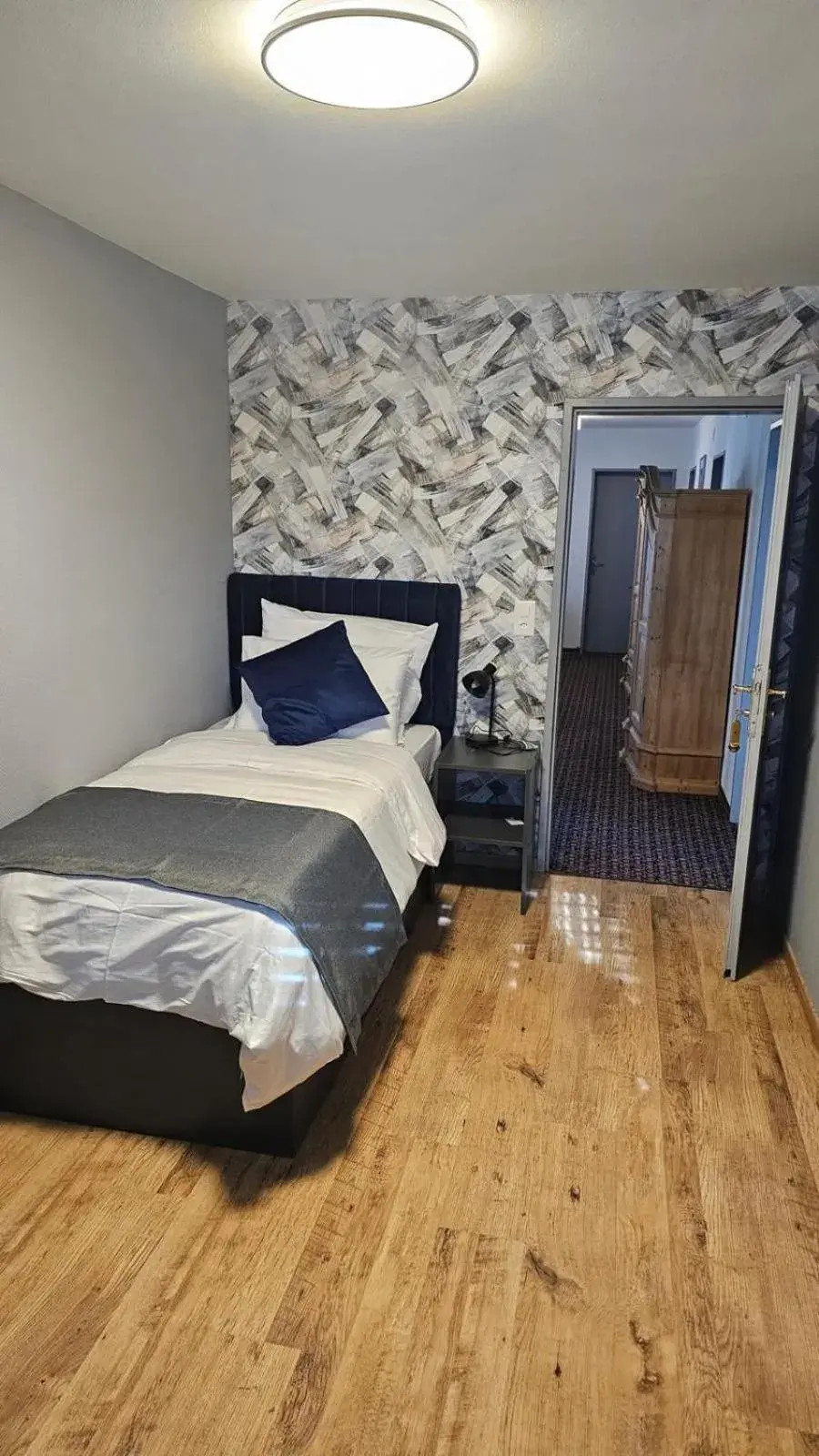 Single Room in Hotel Check Inn Sumak Single Room in Hotel Check Inn Sumak