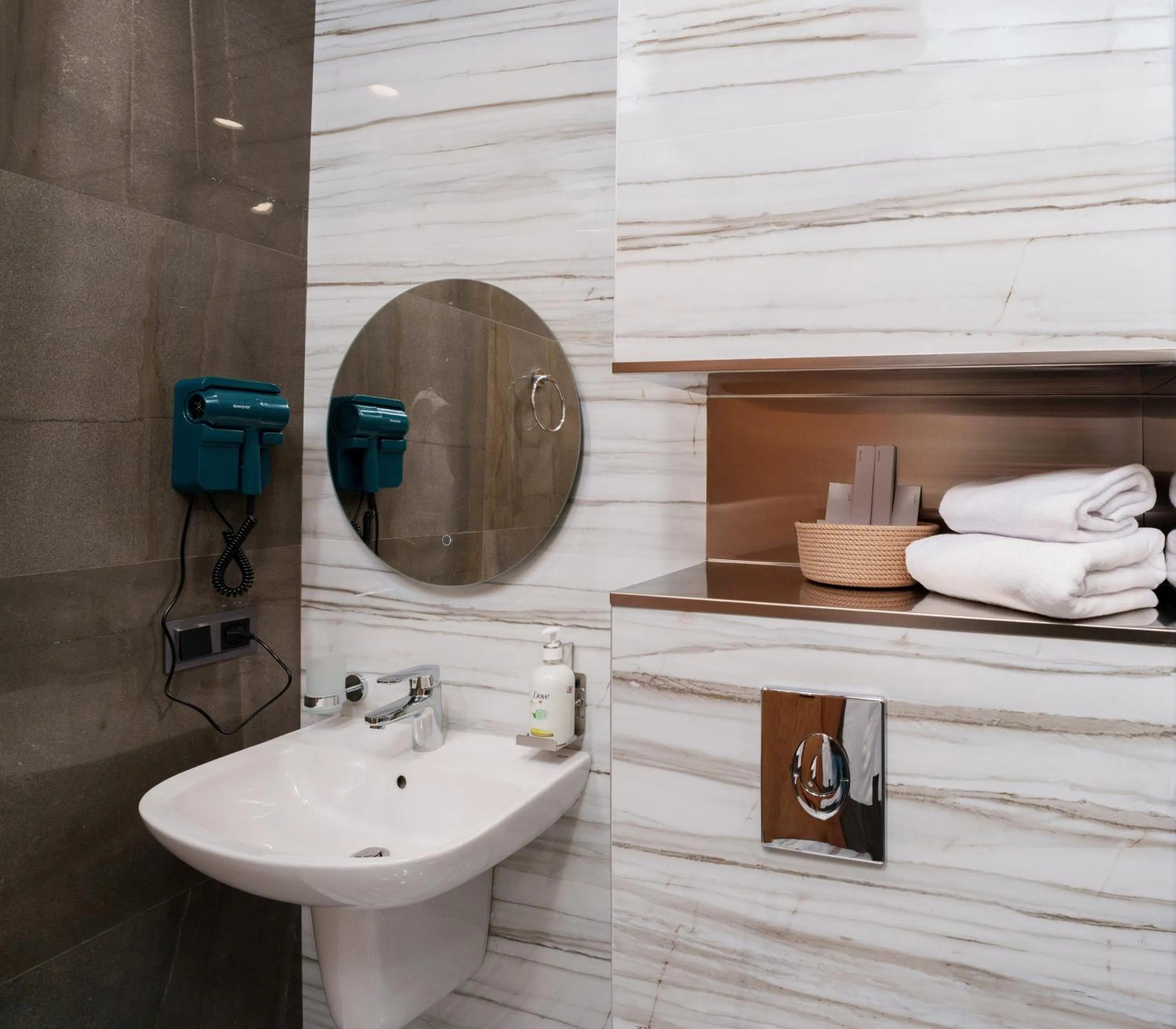 Shower in Revive Boutique Hotel