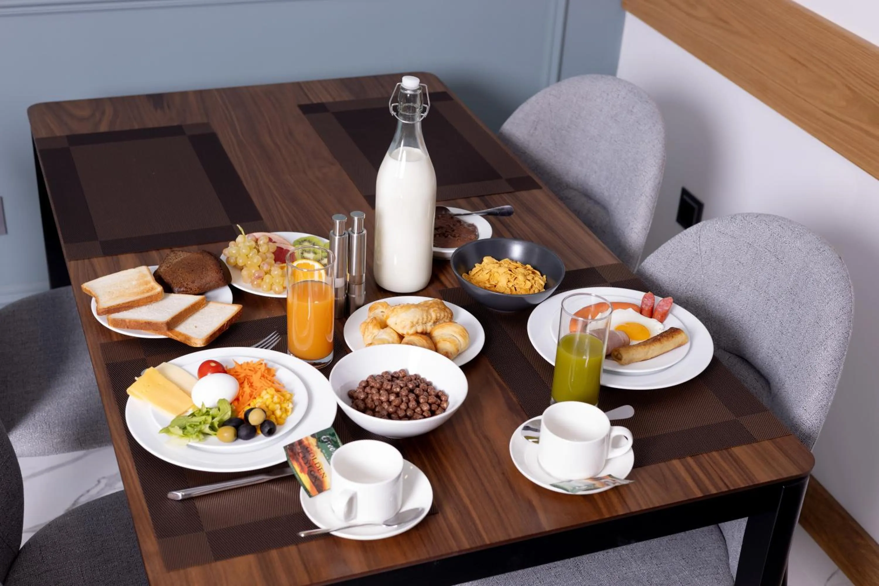 Food and drinks in Revive Boutique Hotel