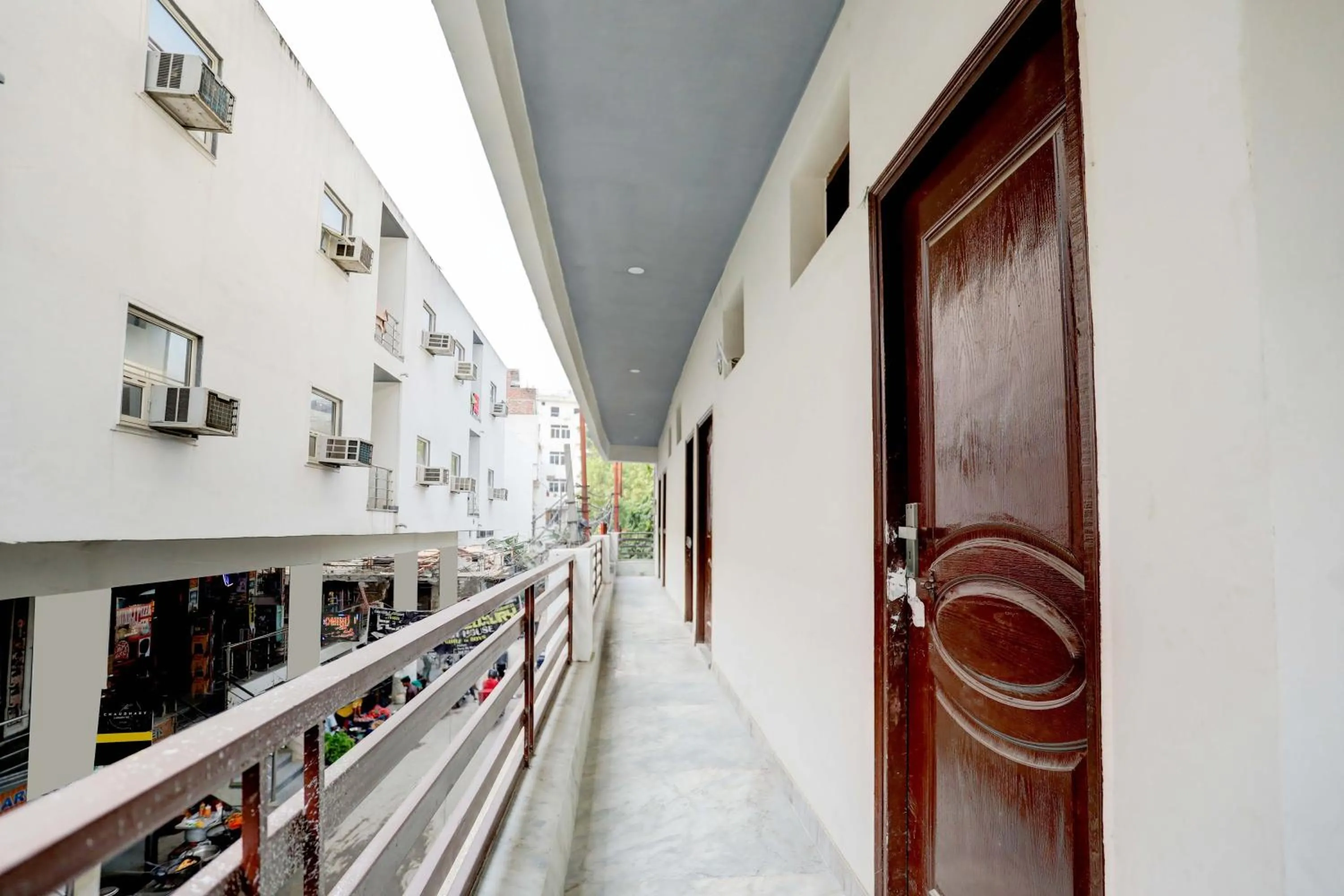 Lobby or reception in Hotel O Tilak hotel 24 Sector 27 Near by Vinayak Hospital Gali no-6