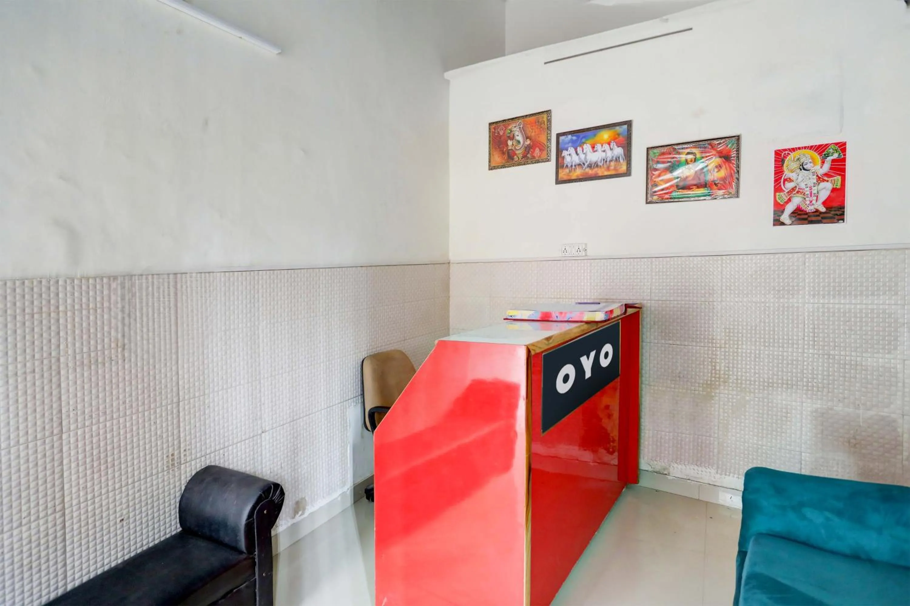 Lobby or reception in Hotel O Tilak hotel 24 Sector 27 Near by Vinayak Hospital Gali no-6