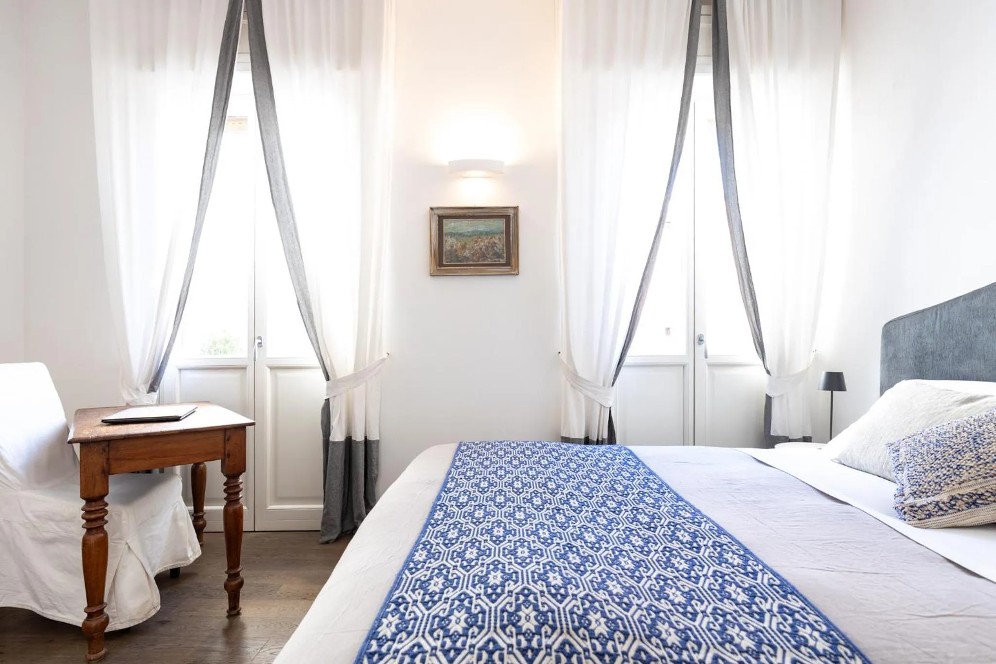 Bedroom, Bed in Efamoresca