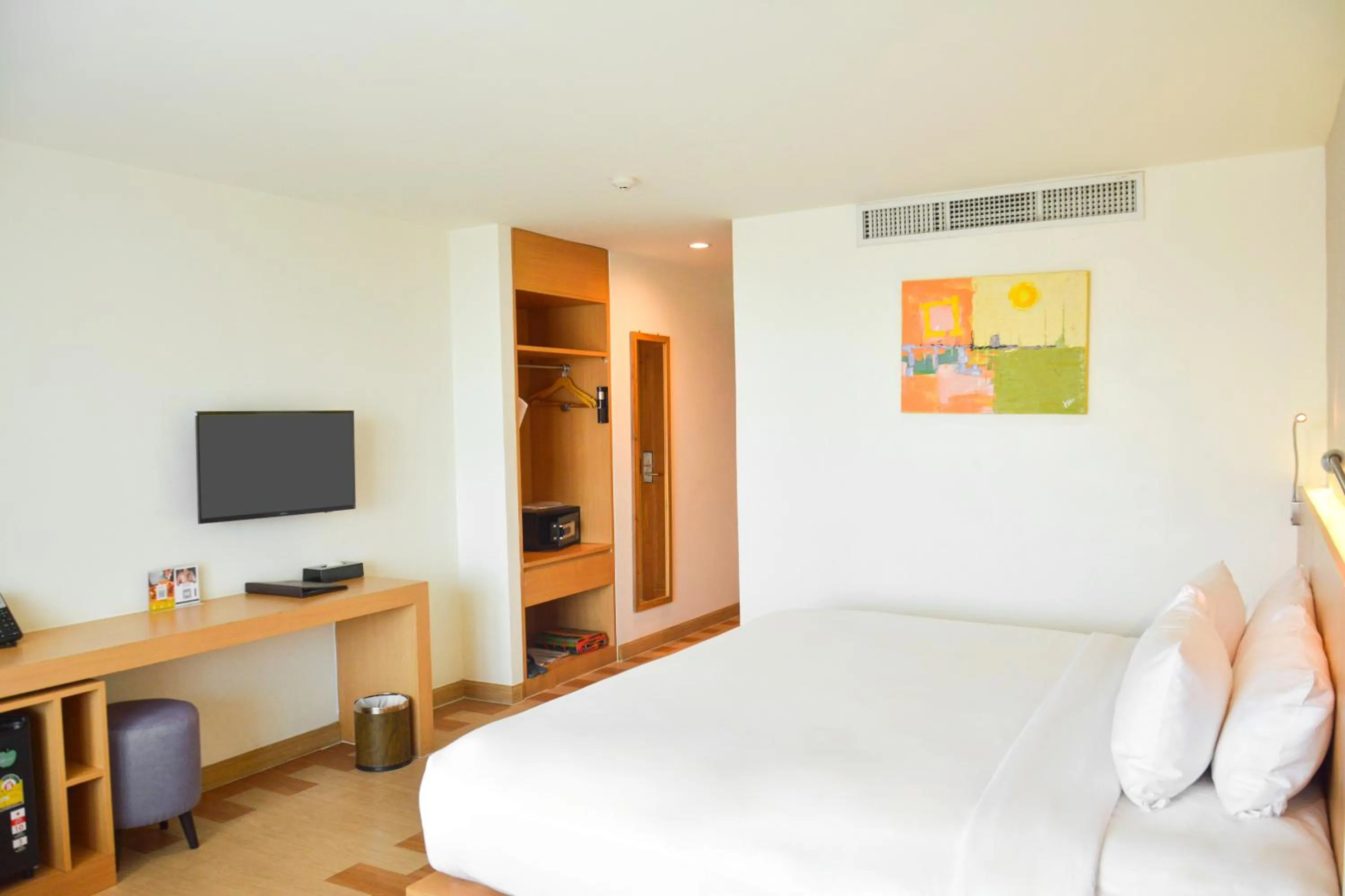 Bedroom, Bed in The Lunar Patong