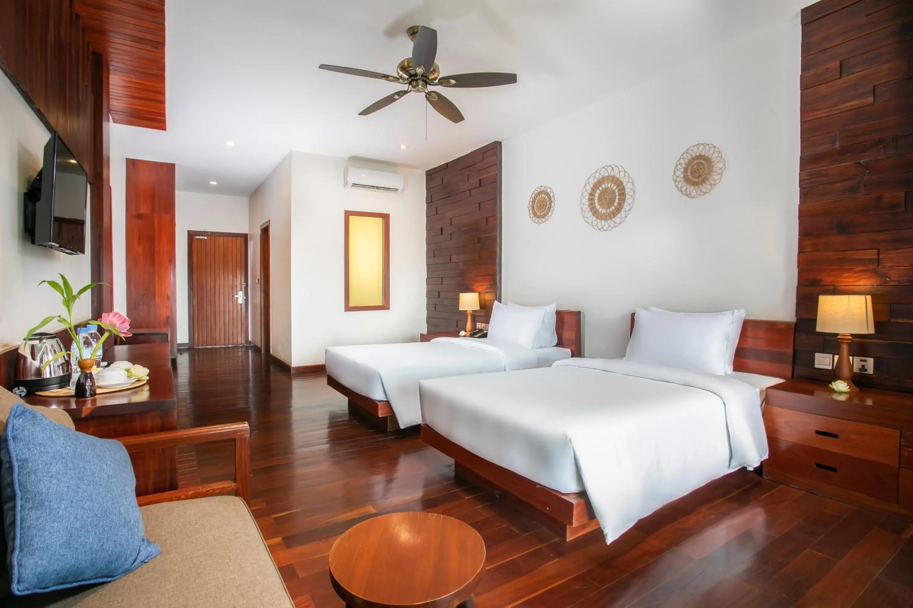 Bedroom, Bed in Mera Residence