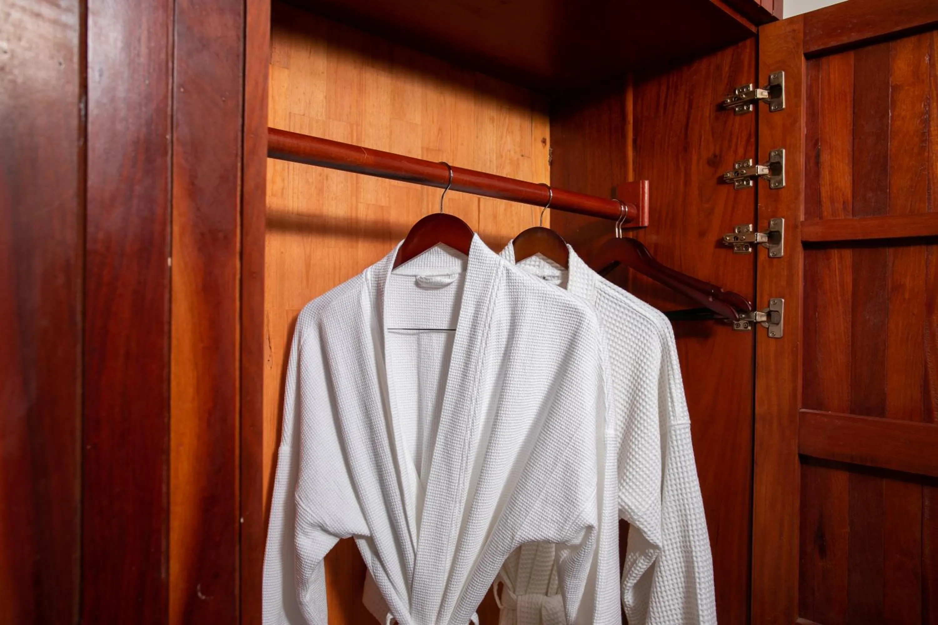 wardrobe in Mera Residence