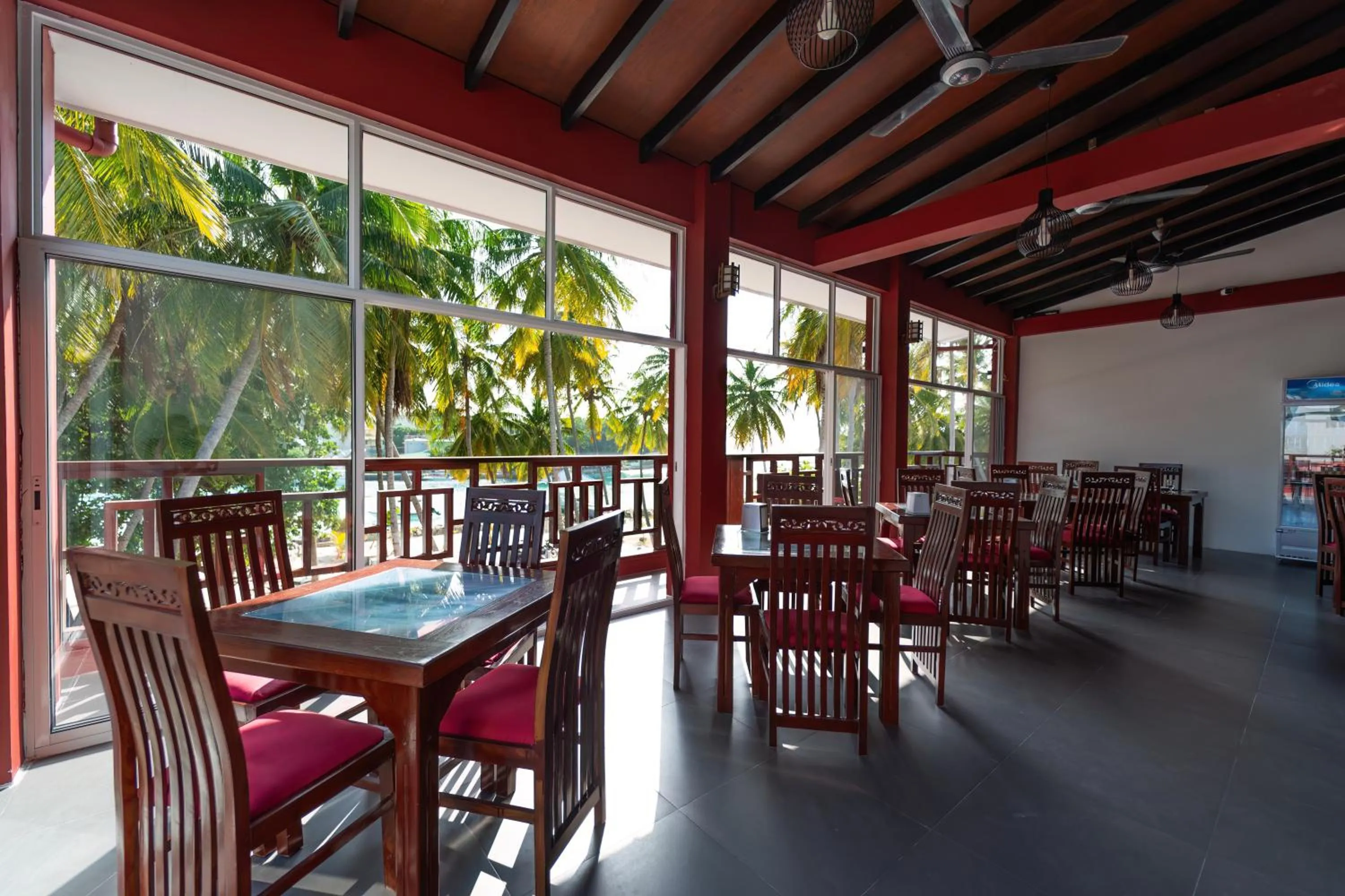 Restaurant/places to eat in Silver Oasis Maldives