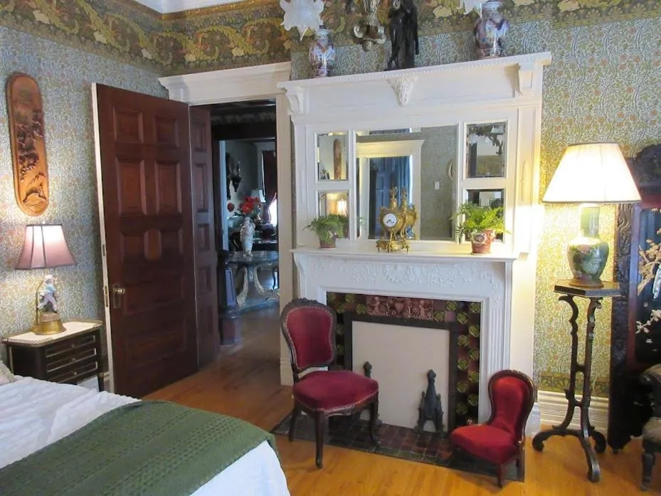 Bed in Johnstone Mansiion