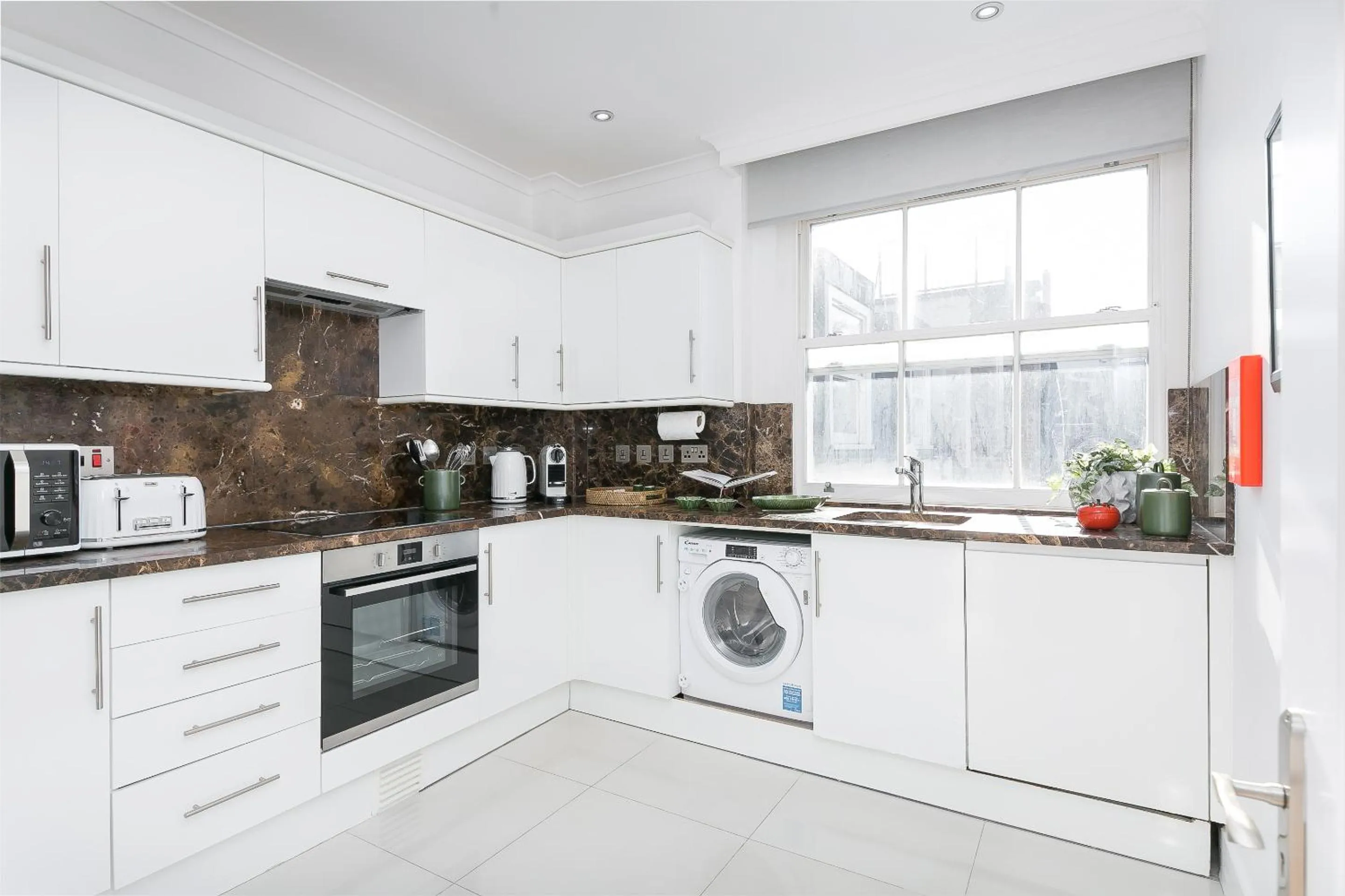 Kitchen or kitchenette in Chilworth Court