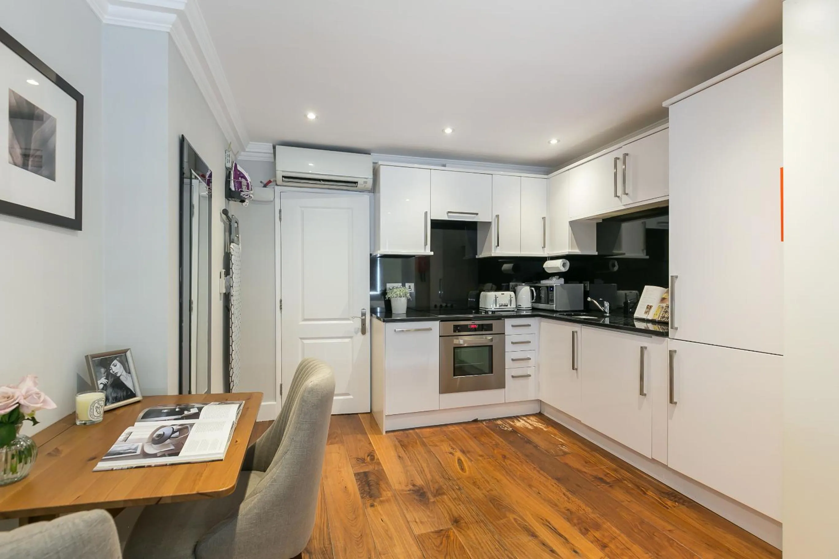 Coffee/tea facilities in Chilworth Court