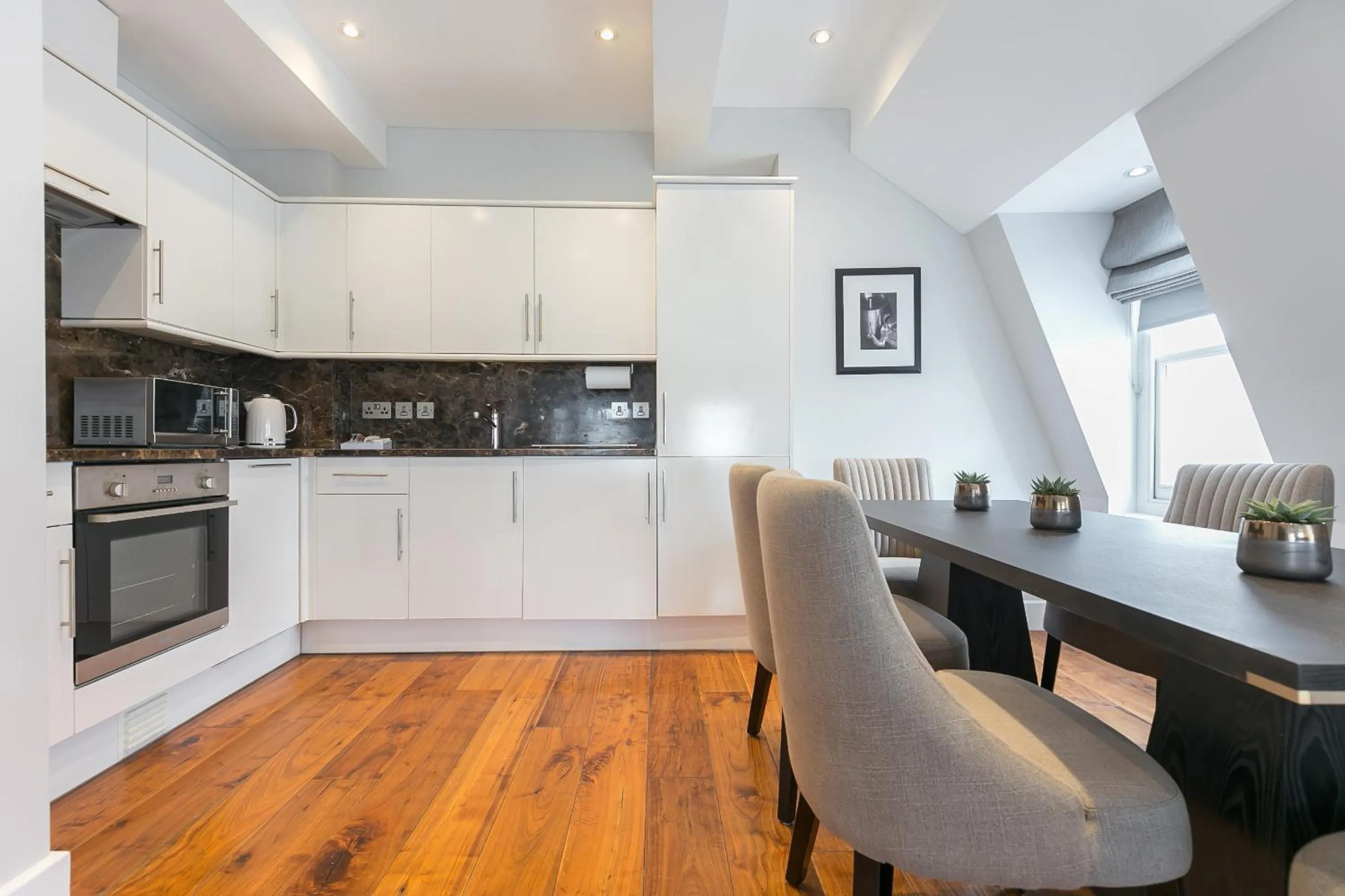 Coffee/tea facilities in Chilworth Court