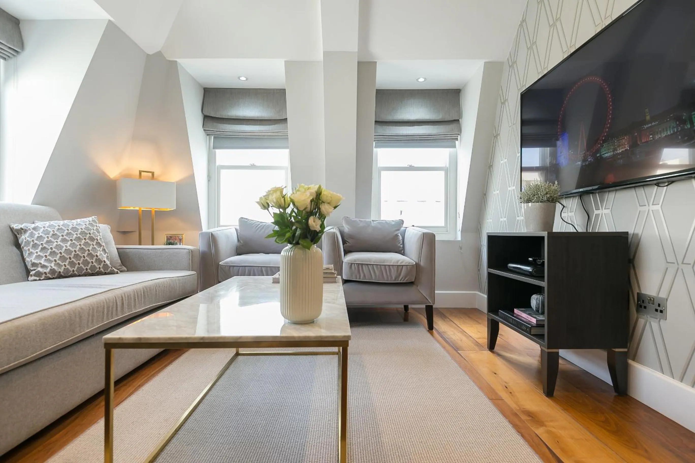 Communal lounge/ TV room in Chilworth Court